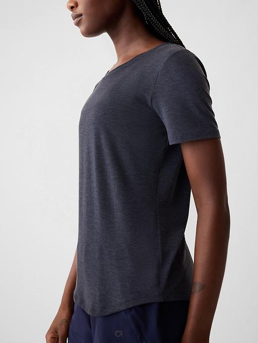 GapFit Breathe T-Shirt Product Image