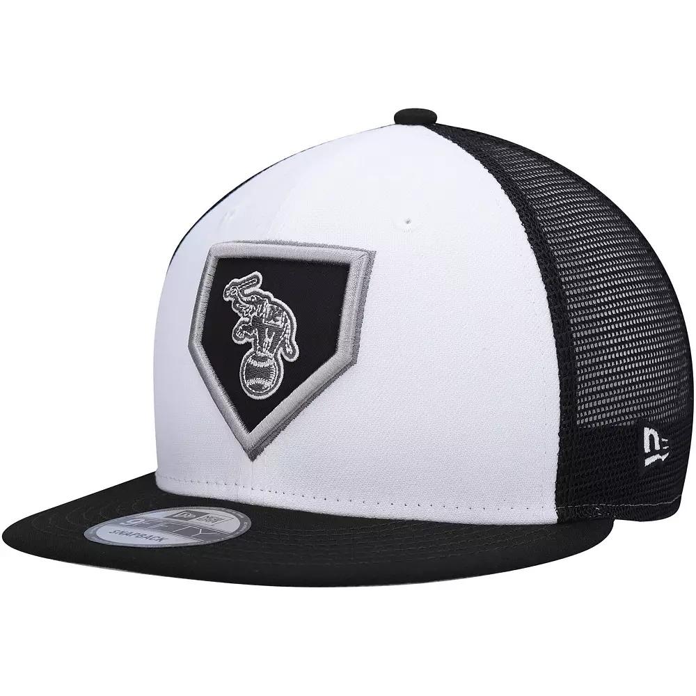 Men's New Era White/Black Oakland Athletics 2022 Clubhouse Trucker 9FIFTY Snapback Hat Product Image