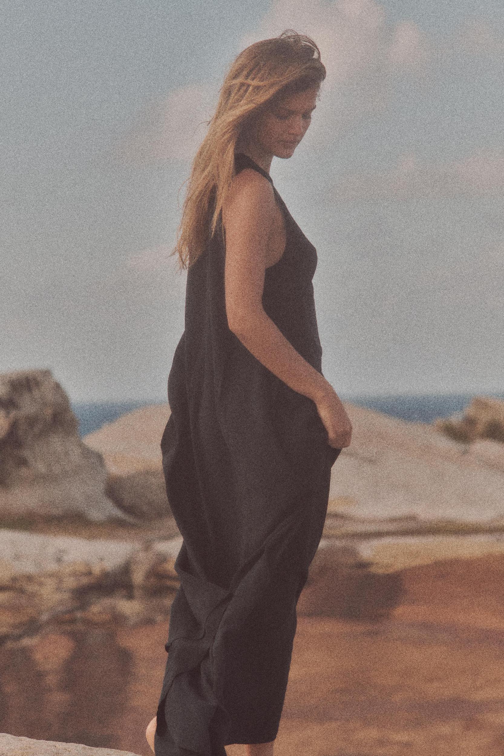 FLOWY MIDI DRESS Product Image