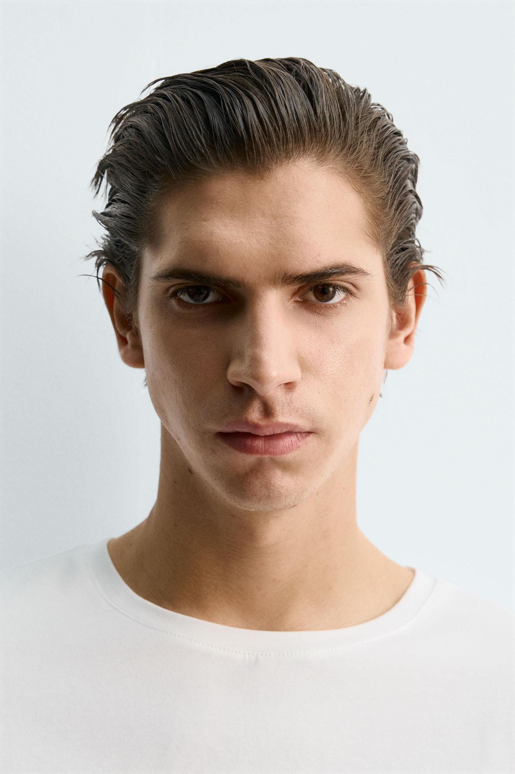 BASIC SLIM FIT T-SHIRT Product Image