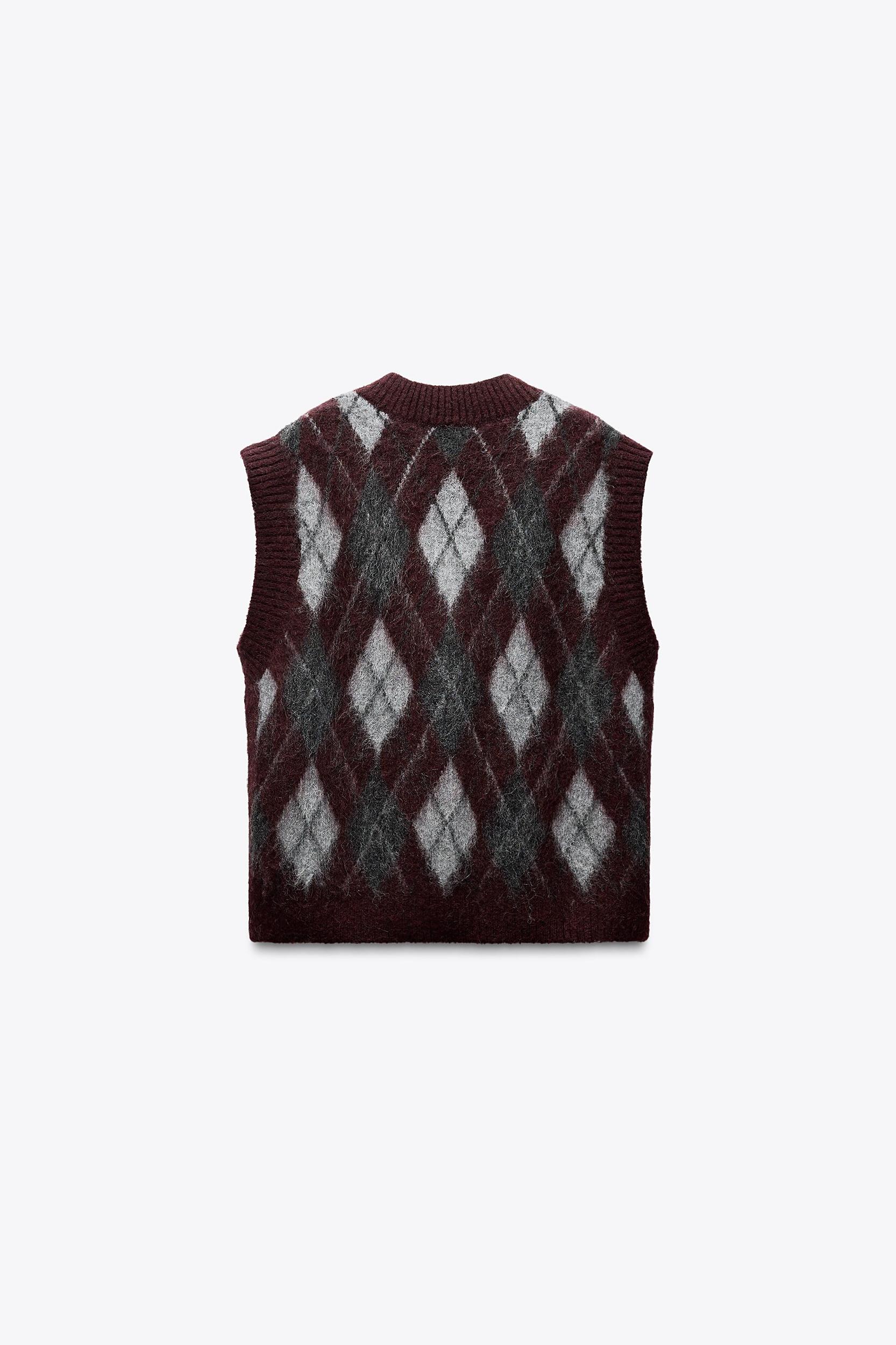 ARGYLE KNIT SWEATER VEST Product Image
