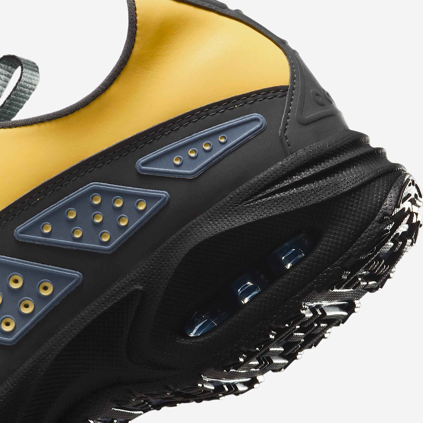 Nike Women's Air Max SNDR Shoes Product Image