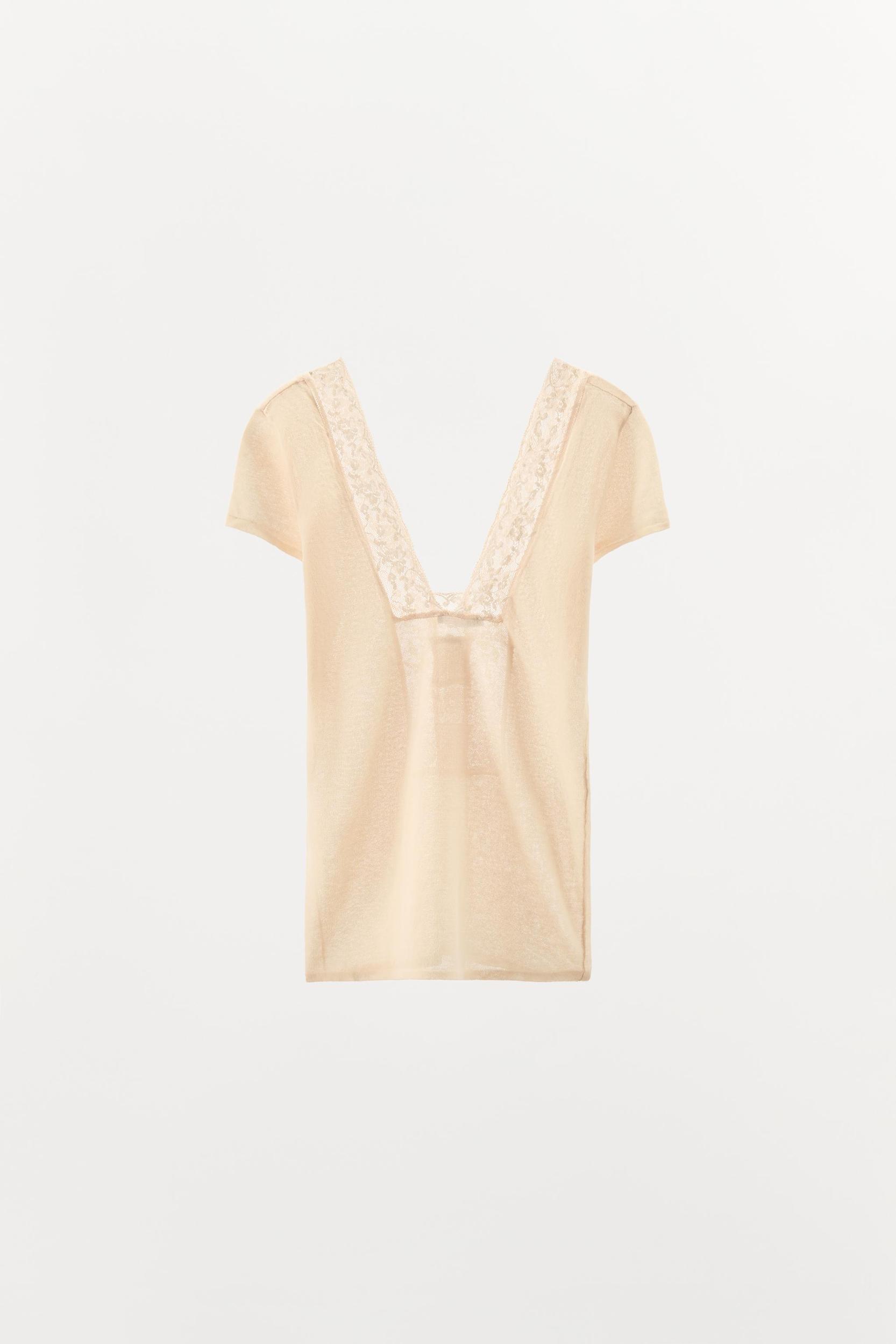 FLORAL LACE KNIT TOP Product Image