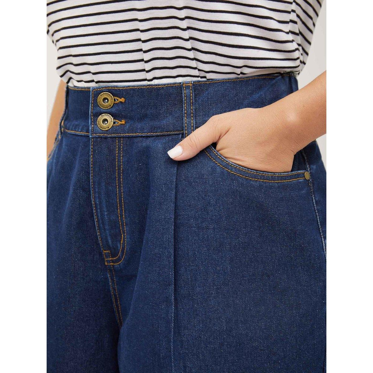Plus Size Stretchy Waist Straight-Leg Denim Shorts Women Midblue No stretch Casual Slanted pocket Casual Denim Shorts BloomChic 18/2X Product Image