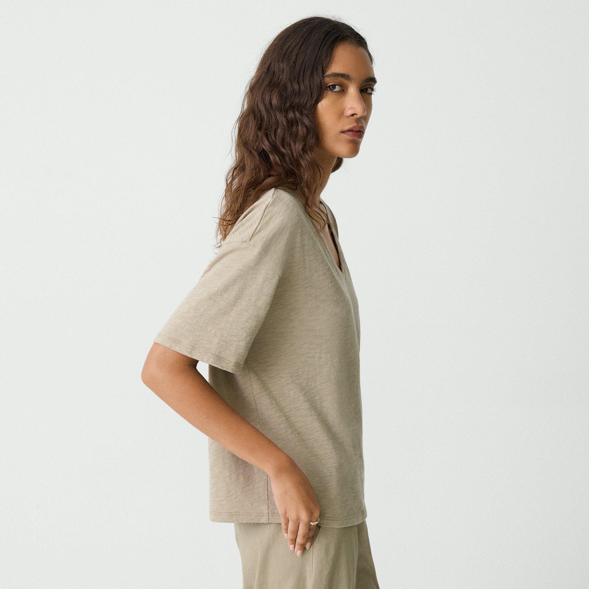 RELAXED VNK TEE Product Image