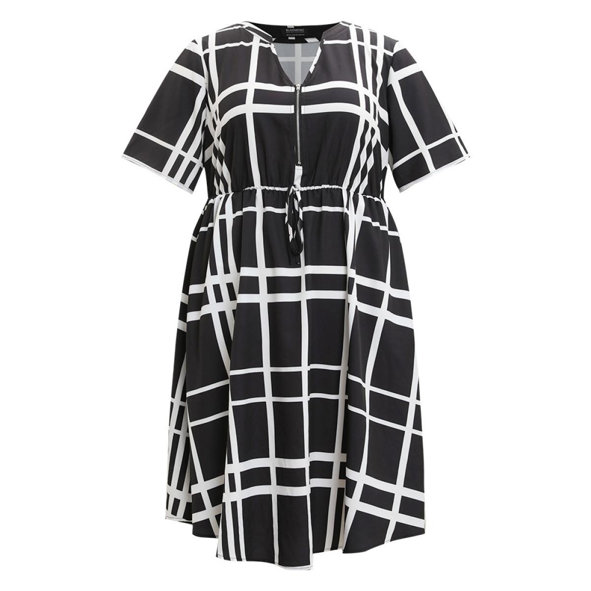 Plus Size Plaid Knot Front Pocket Arc Hem Zipper Dress Black Women Office Arc Hem V-neck Short sleeve Curvy Midi Dress BloomChic 26/4X Product Image