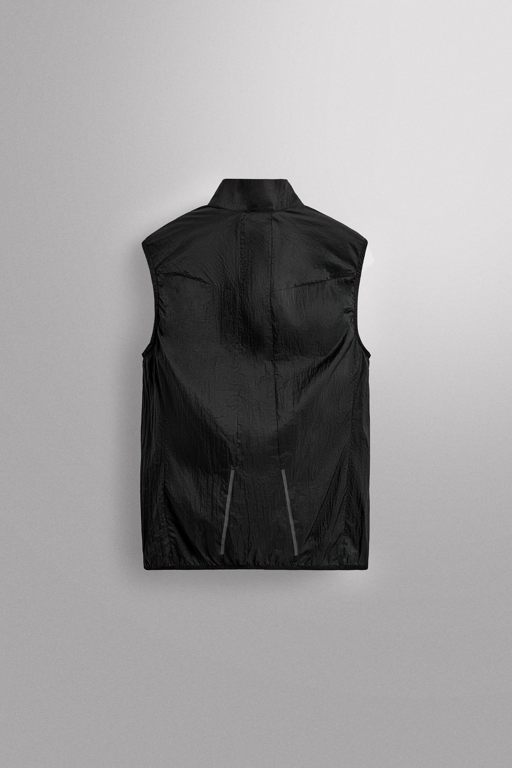 LIGHTWEIGHT TECHNICAL VEST Product Image