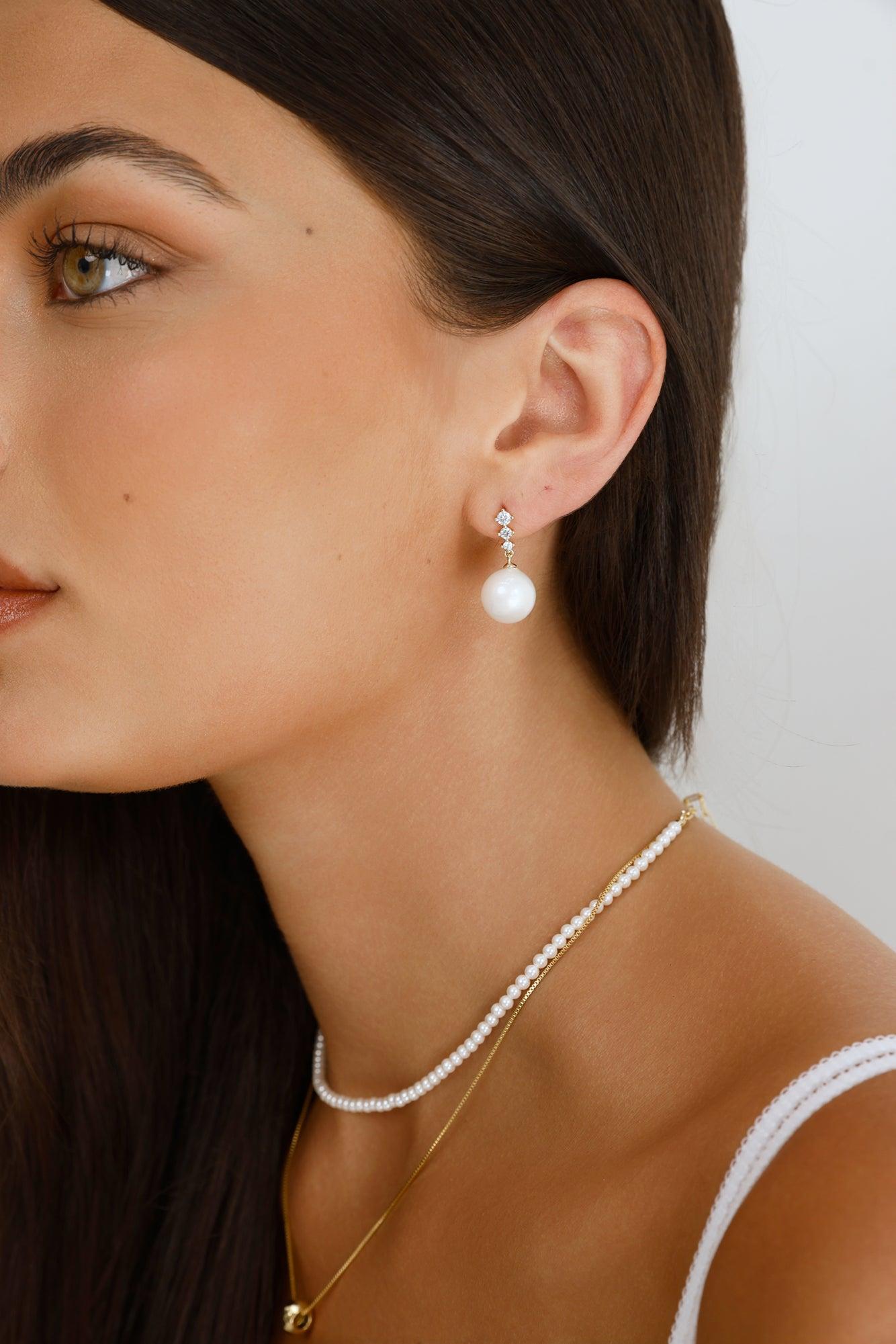 Dazzle Me Earrings Gold Product Image