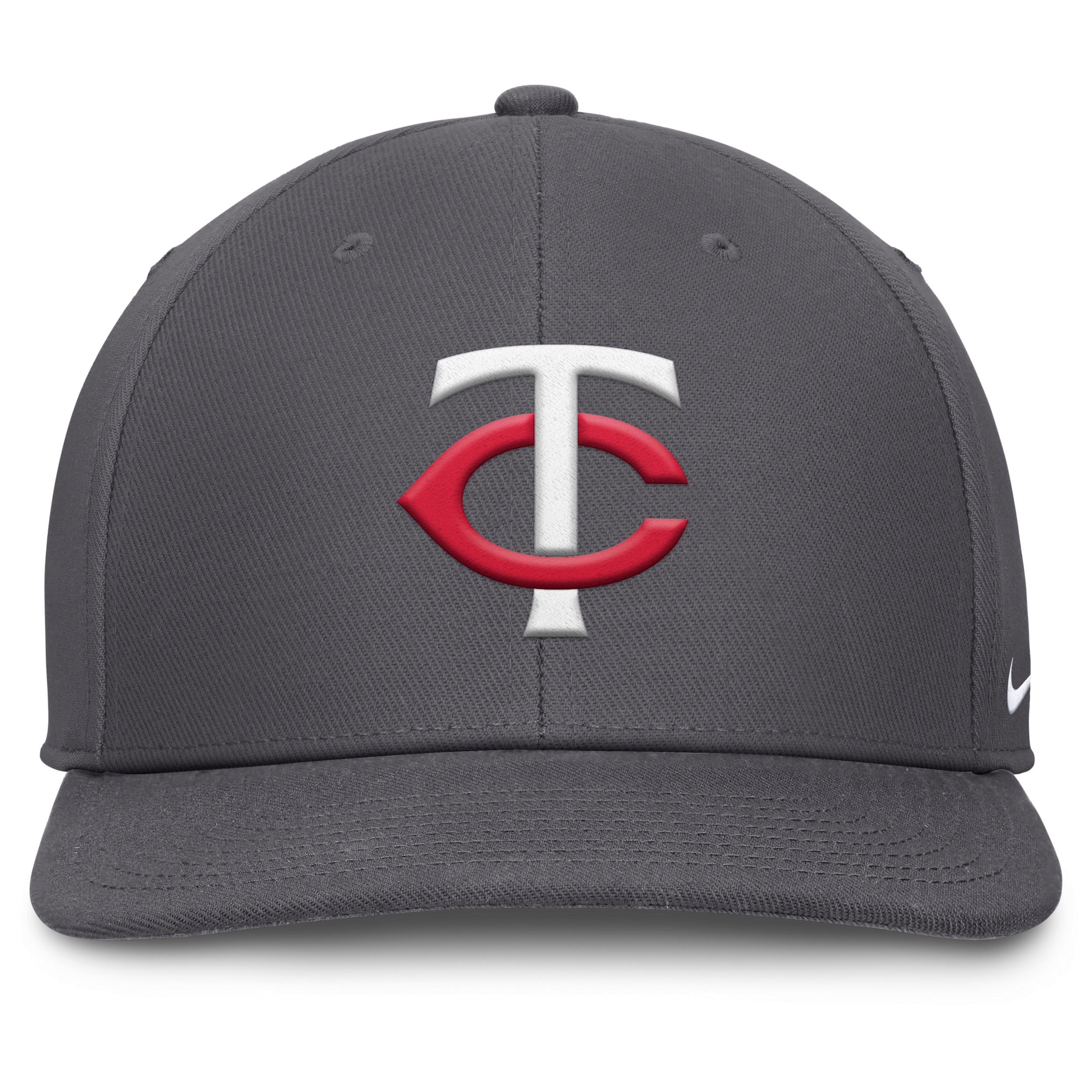 Minnesota Twins Pro Men's Nike Dri-FIT MLB Adjustable Hat Product Image