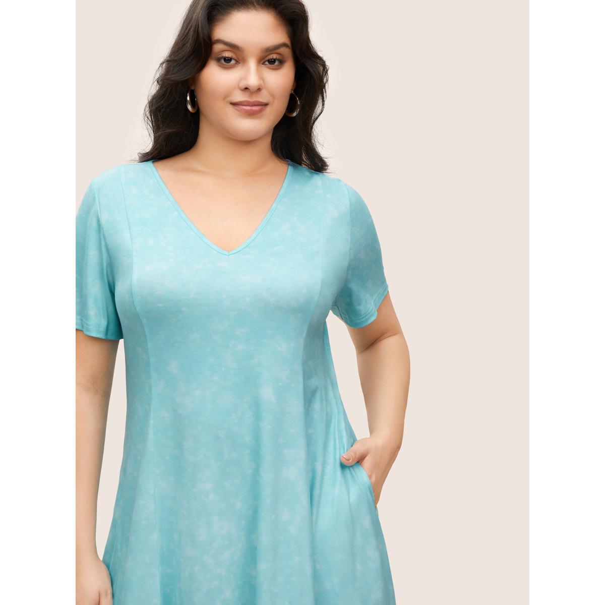Plus Size Tie Dye V Neck Pocket Dress LightBlue Women Casual Non V-neck Short sleeve Curvy BloomChic 18-20/2X Product Image