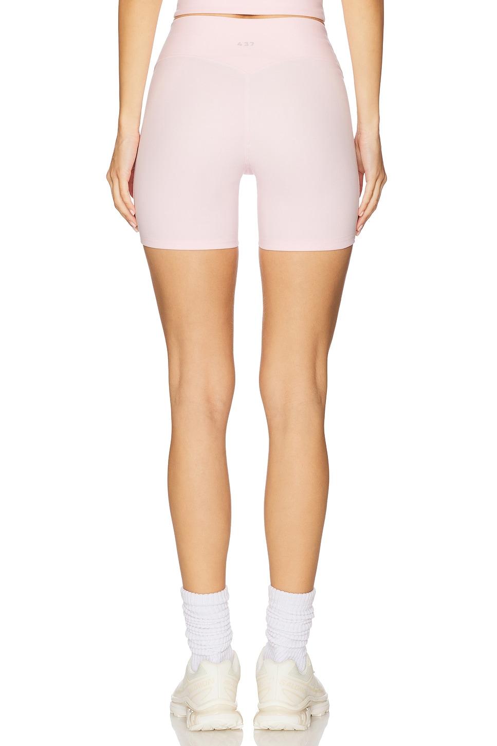 The Essentials Short 437 Product Image