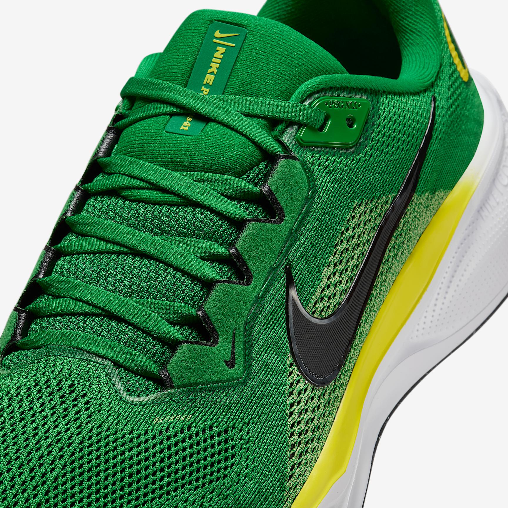 Oregon Pegasus 41 Men's Nike College Road Running Shoes Product Image
