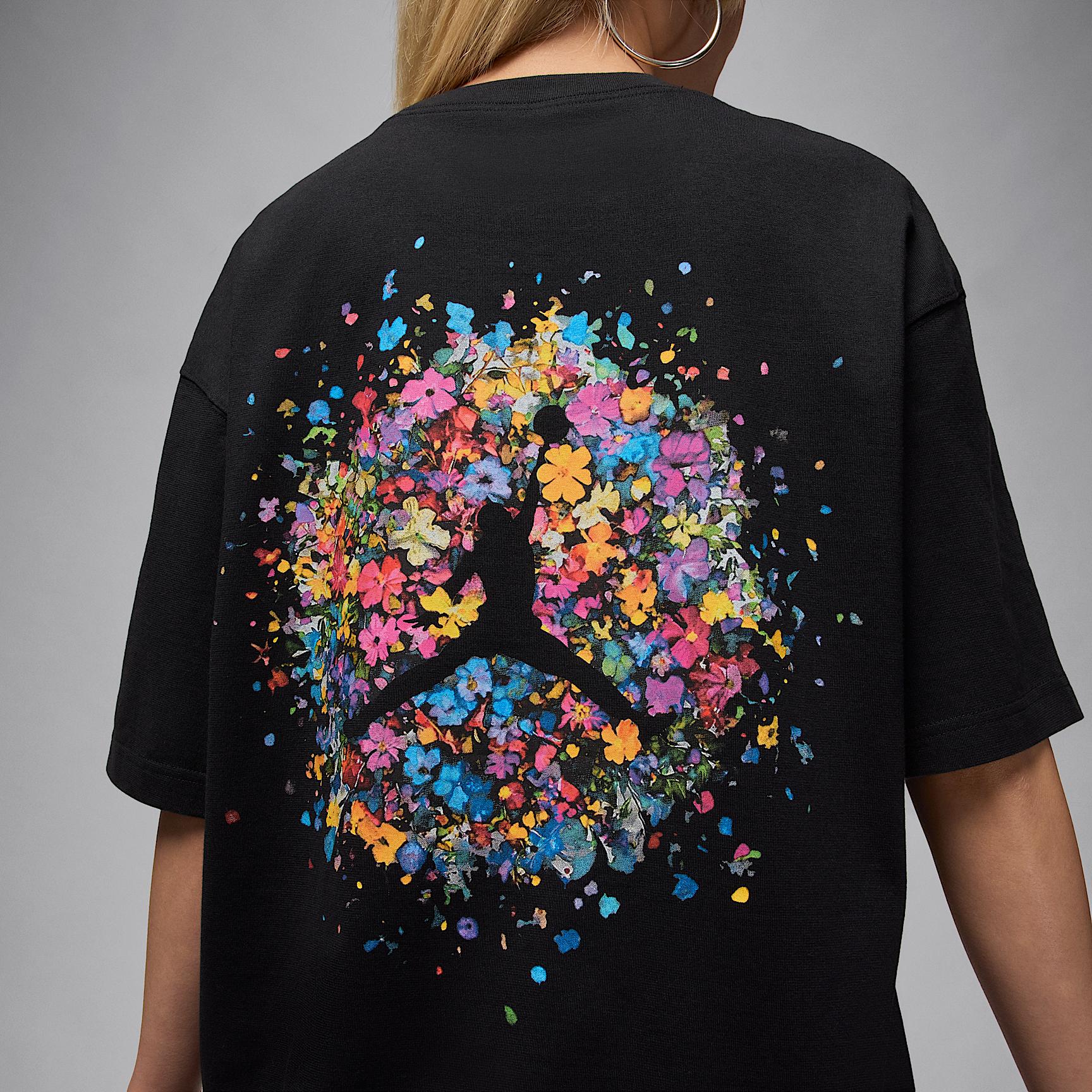 Jordan Flight Women's Oversized Graphic T-Shirt Product Image