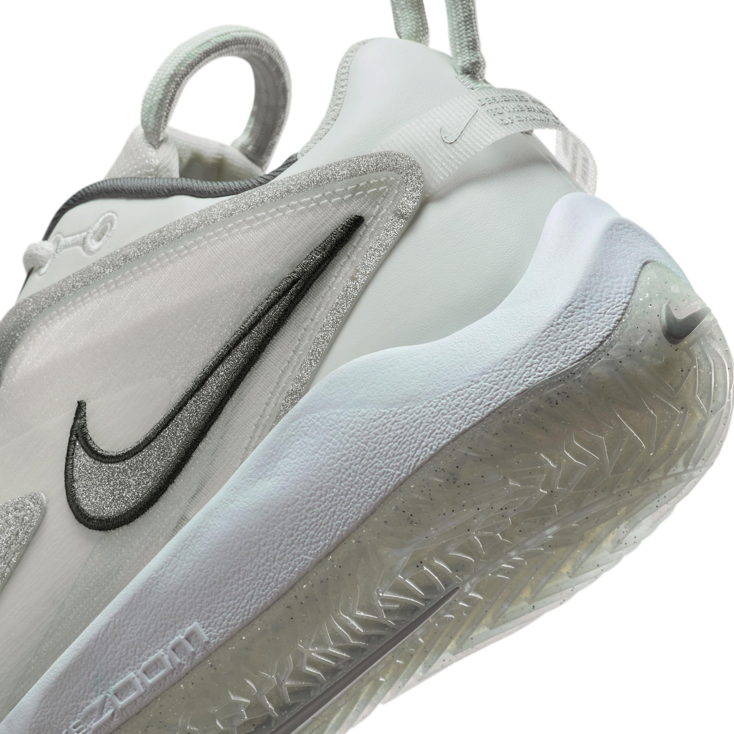 Nike Women's HyperAce 3 SE Volleyball Shoes Product Image