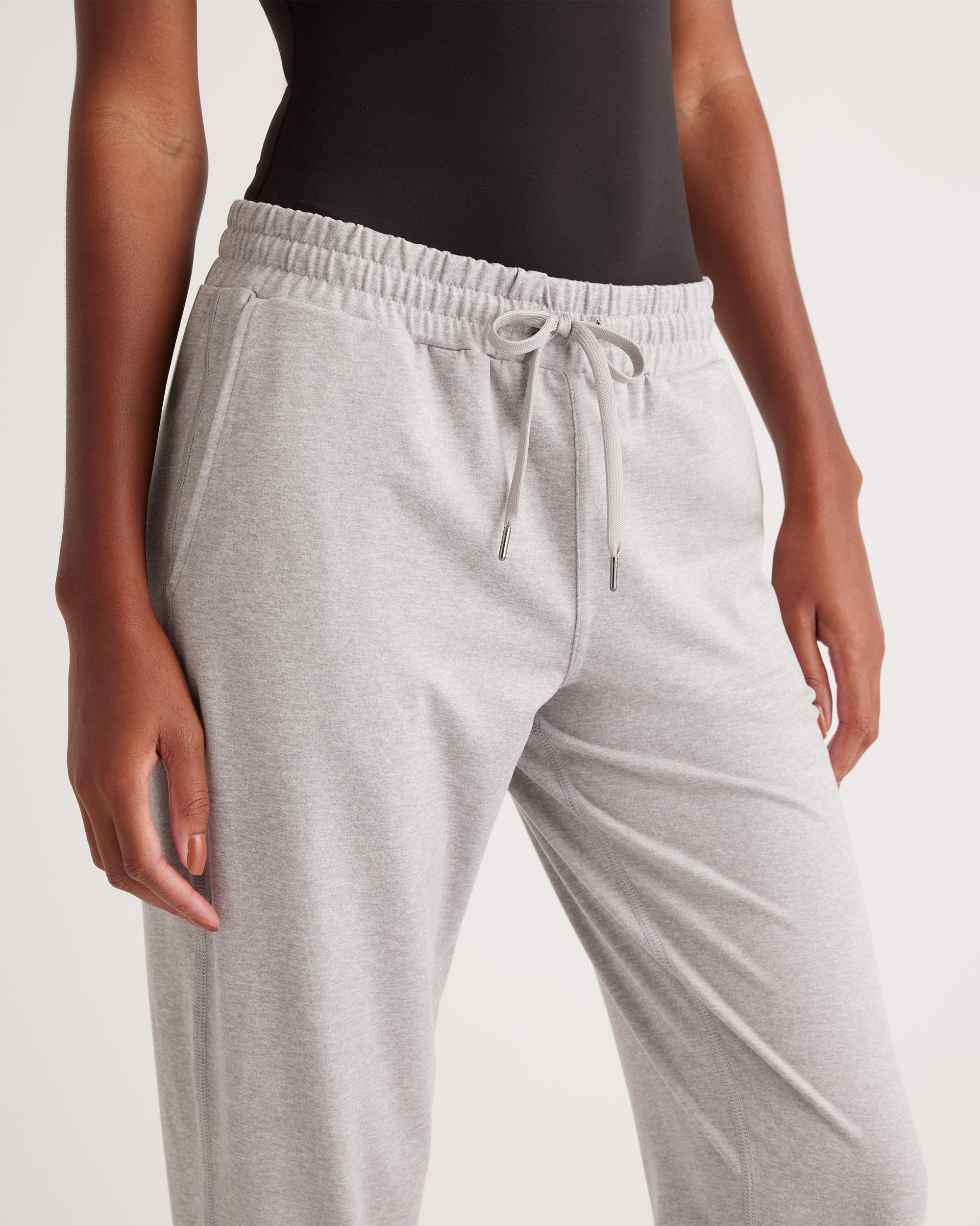 Quince | Women's Flowknit Mid-Rise Jogger Size XL, Recycled Poly with Stretch Product Image