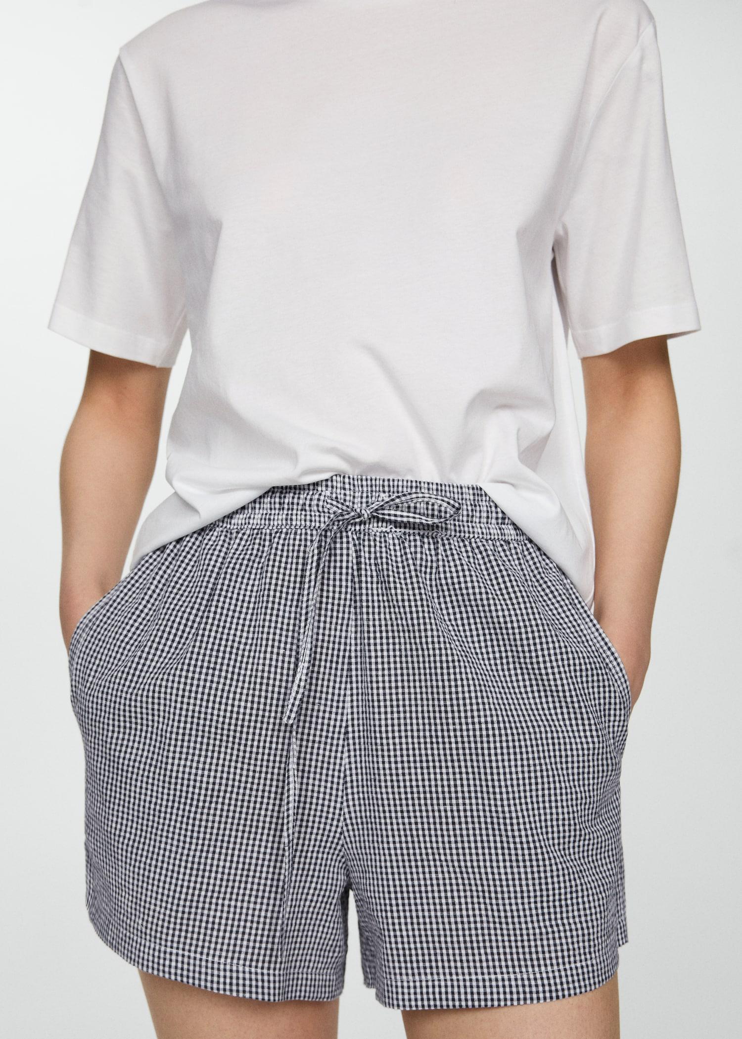 Gingham-check two-piece pyjamas - Women | MANGO USA Product Image