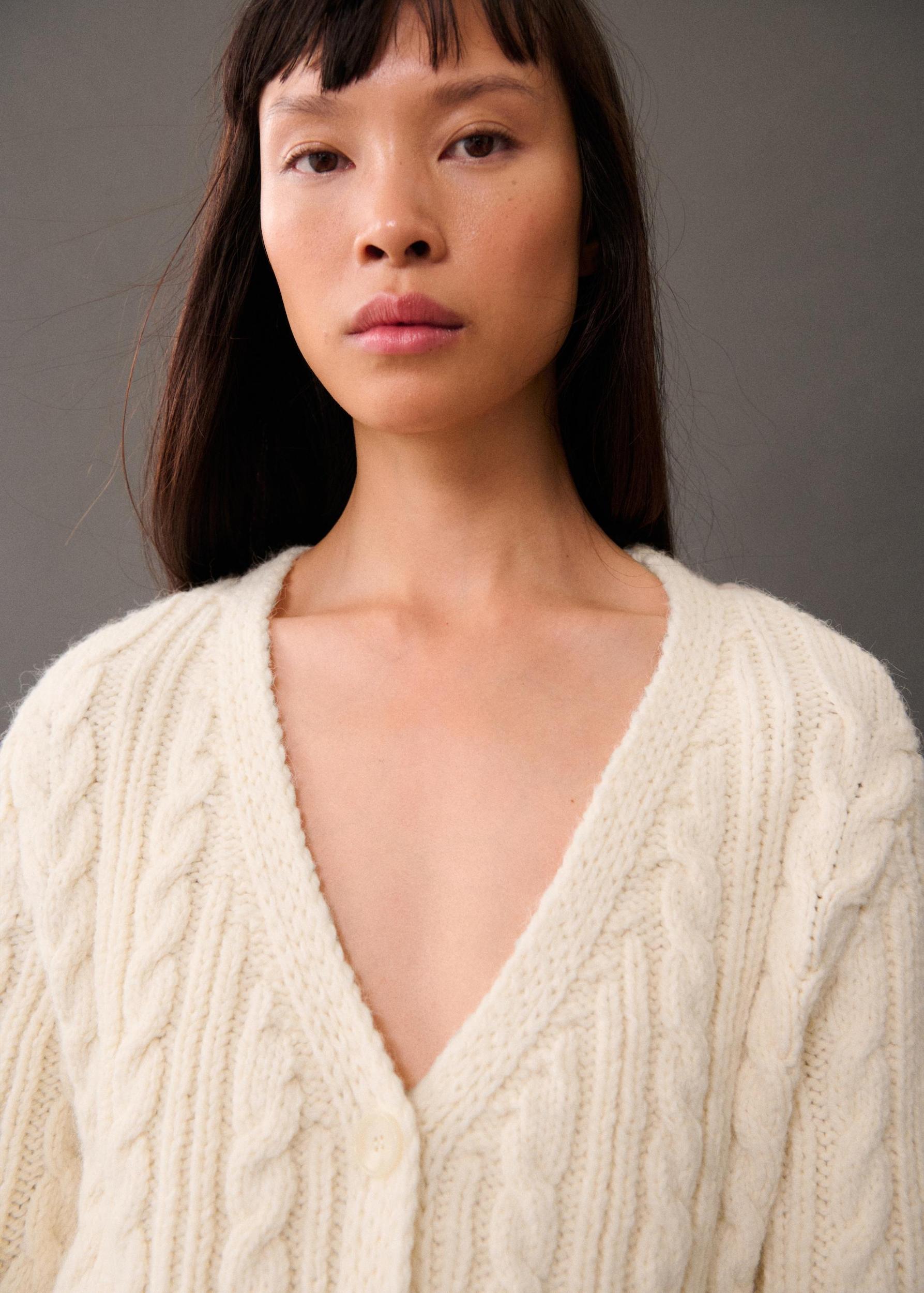Buttoned knit braided cardigan - Women | MANGO USA Product Image