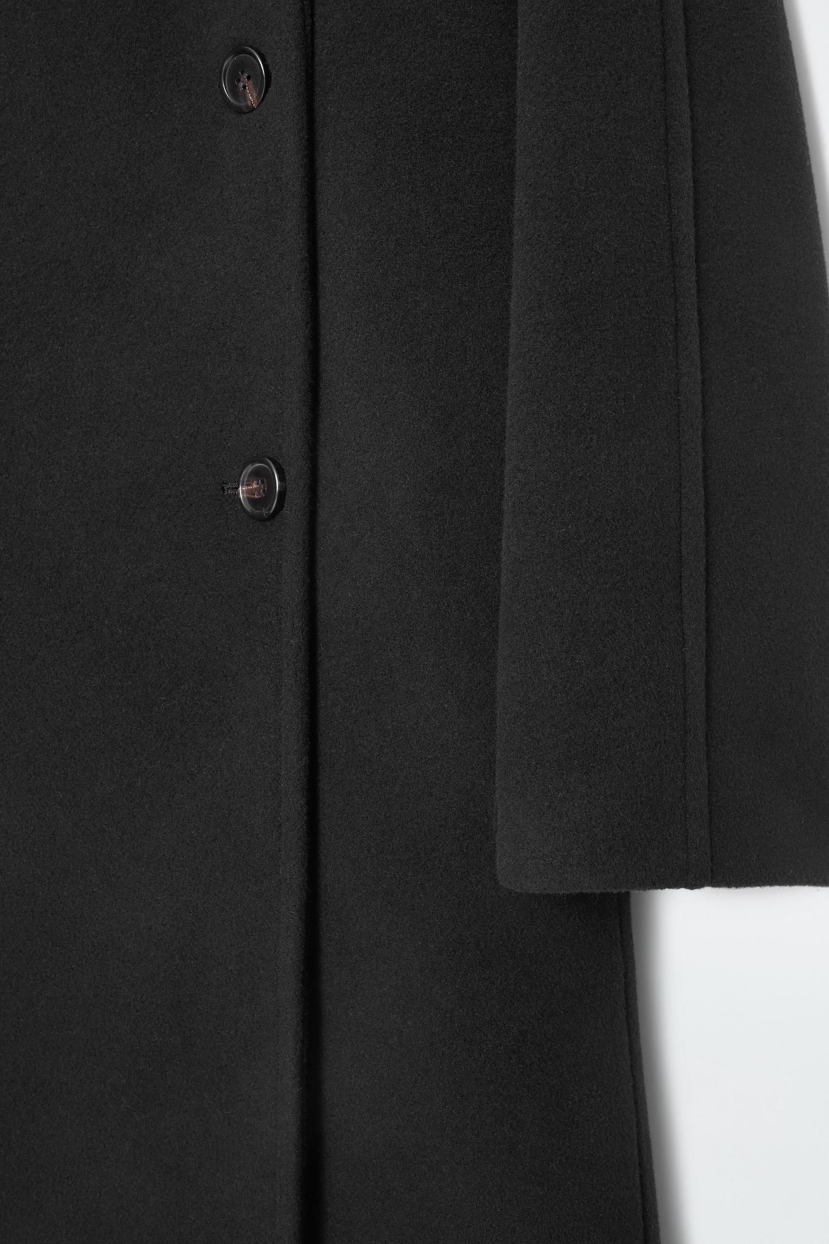 OVERSIZED DOUBLE-BREASTED WOOL COAT Product Image