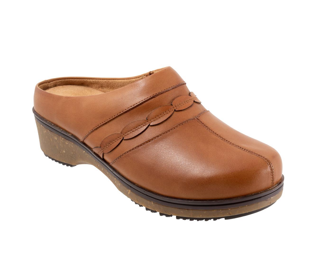Women's Softwalk Amber 3.0 Clogs Product Image