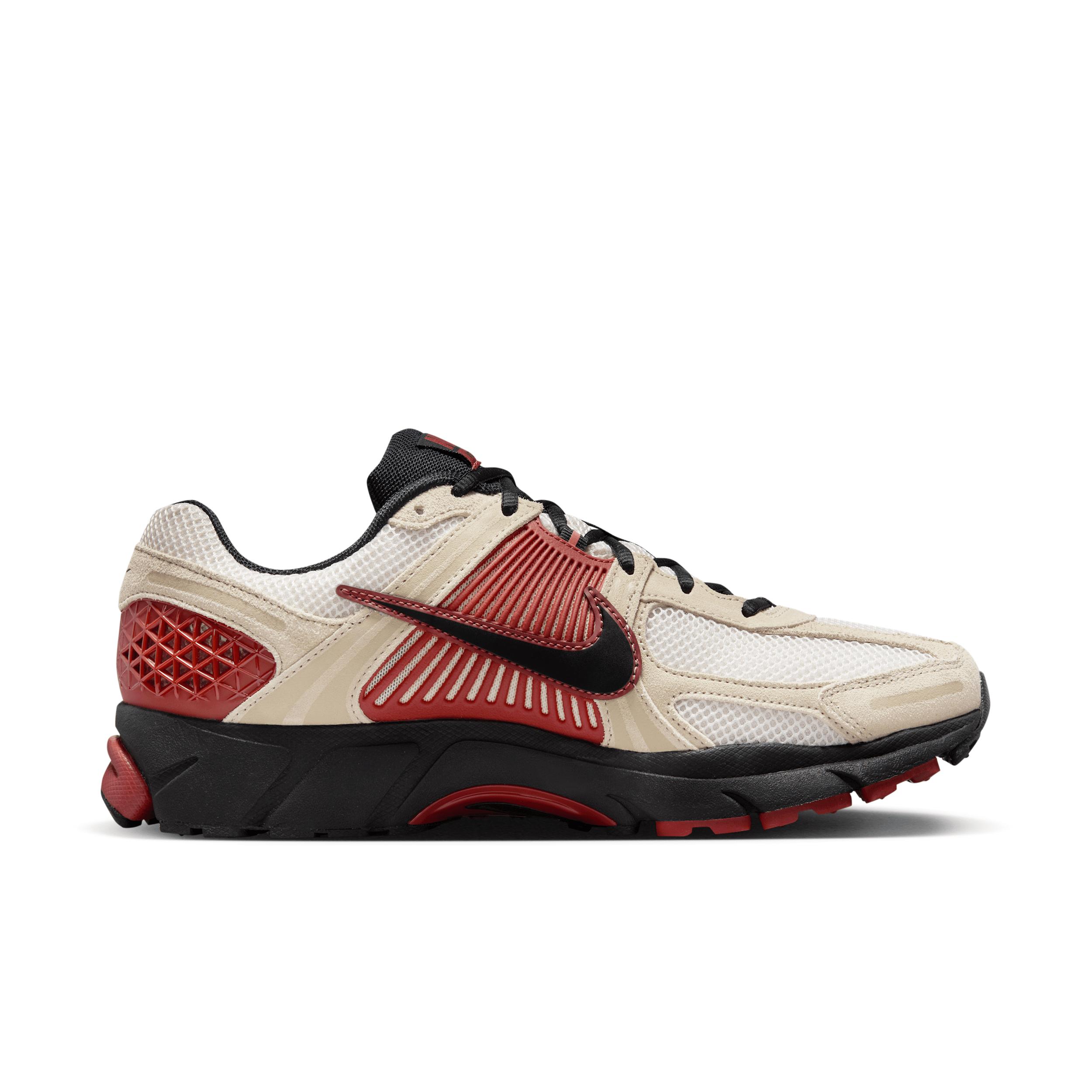 Nike Men's Zoom Vomero 5 Shoes Product Image
