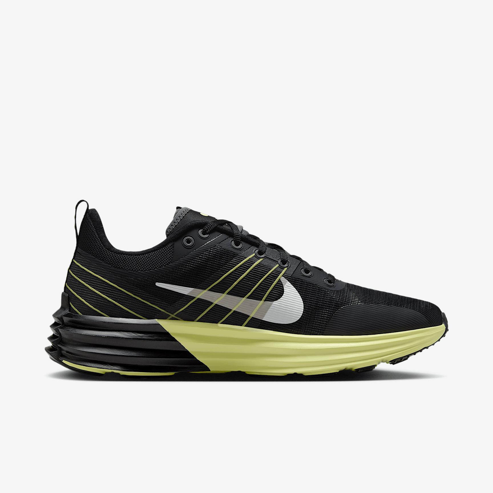 Nike Men's Lunar Roam Shoes Product Image