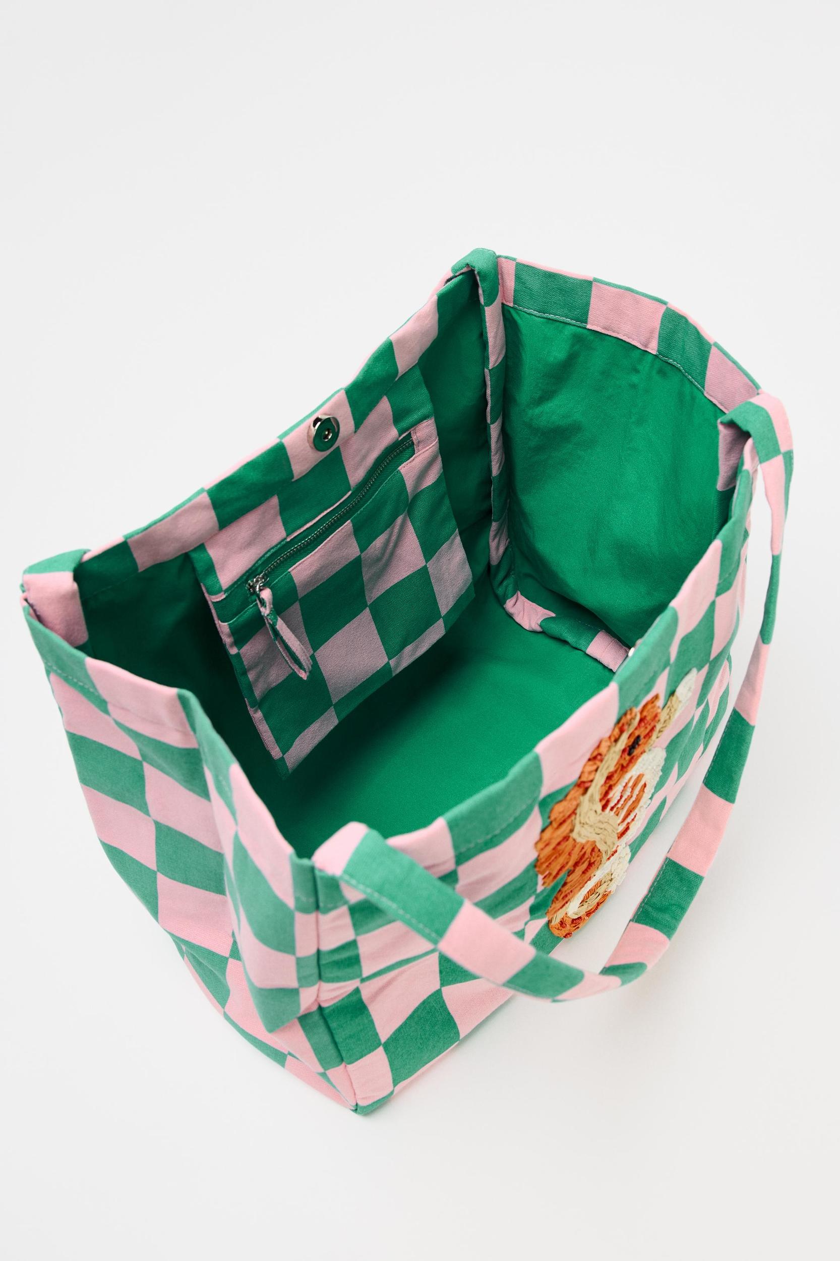 GRAPHIC WOVEN SHOPPER Product Image