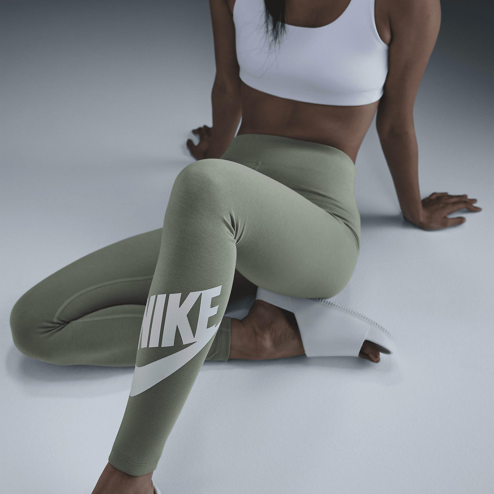 Nike Sportswear Classics Women's High-Waisted Graphic Leggings Product Image