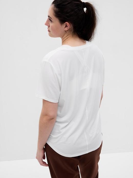 GapFit Breathe T-Shirt Product Image