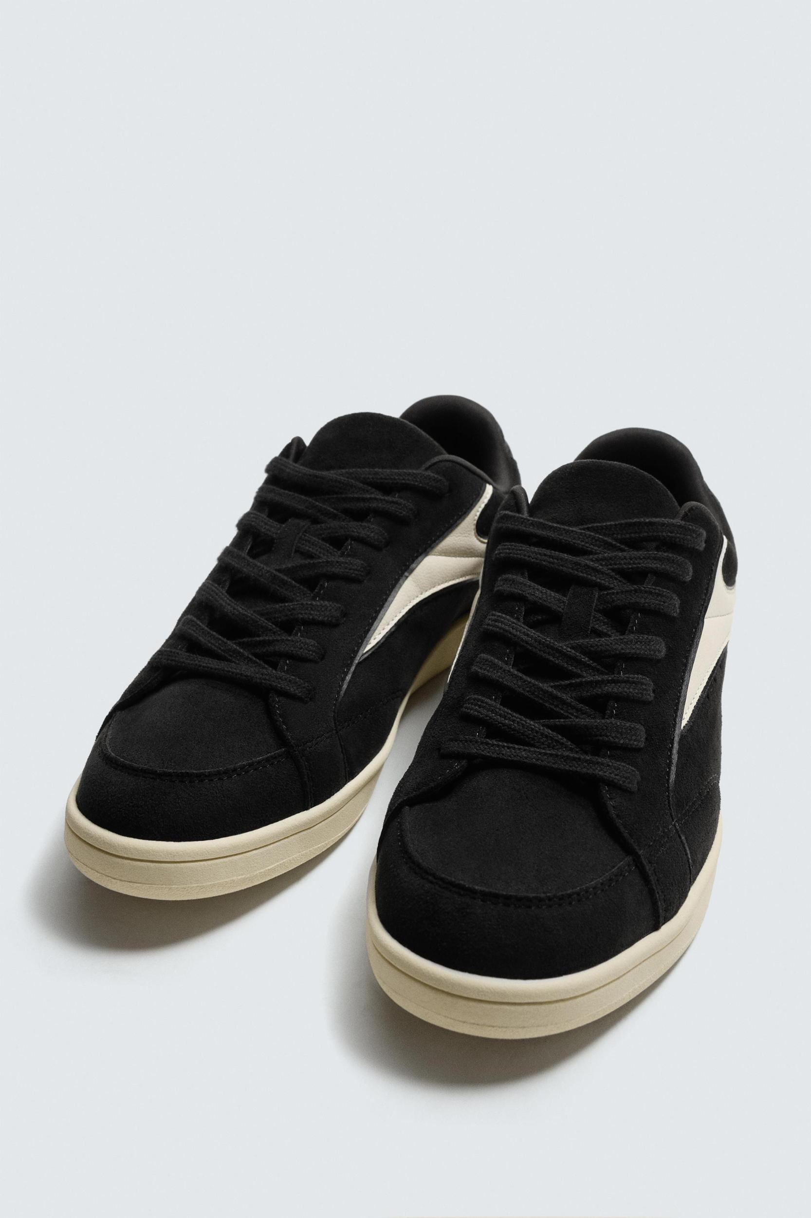 RETRO STYLE SNEAKERS Product Image