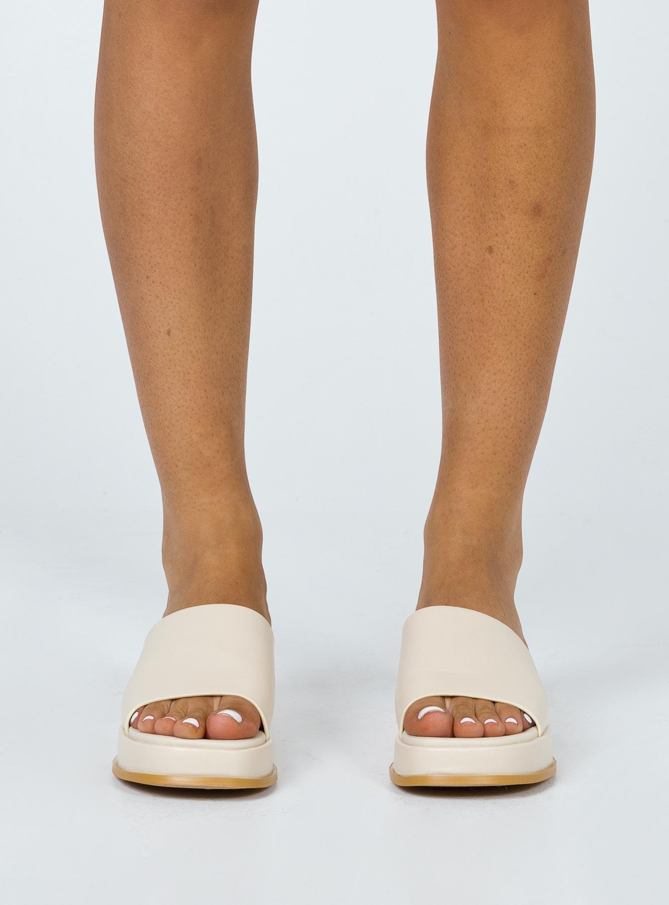 Bayshore Sandals Beige Product Image
