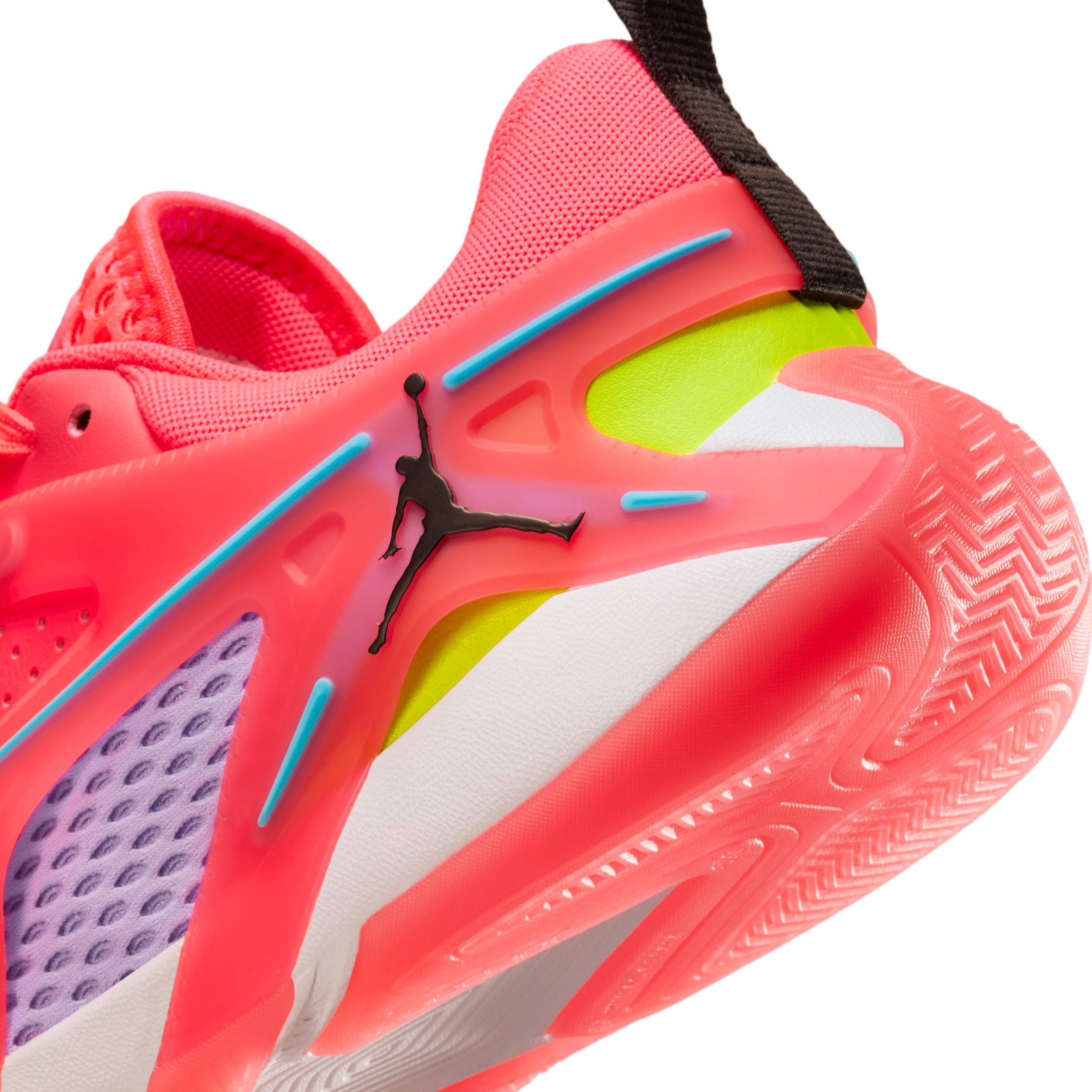 Womens Jordan Heir Series Be Seen Basketball Shoes | FZ2471-601 Product Image