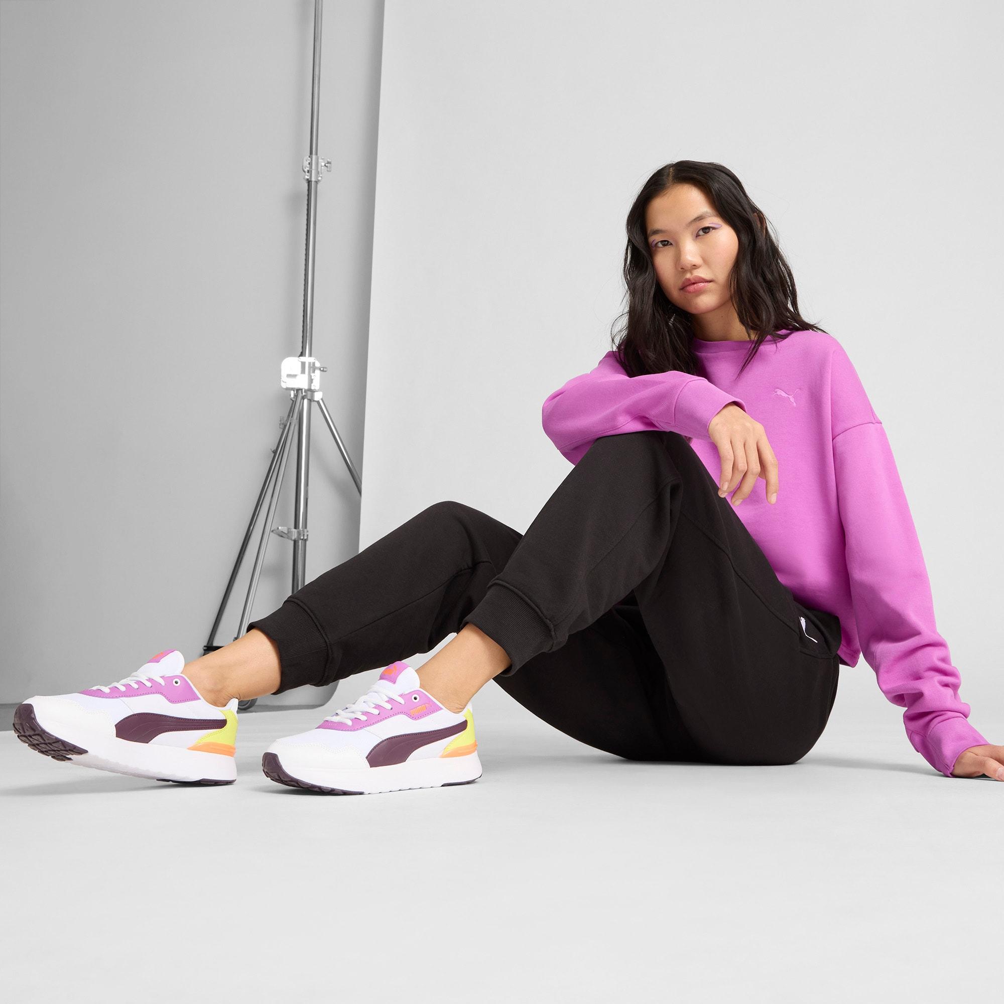 R78 Voyage Women's Sneakers Product Image