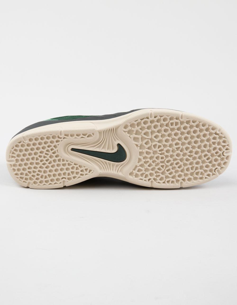NIKE SB Vertebrae Skate Shoes - EMERALD Product Image