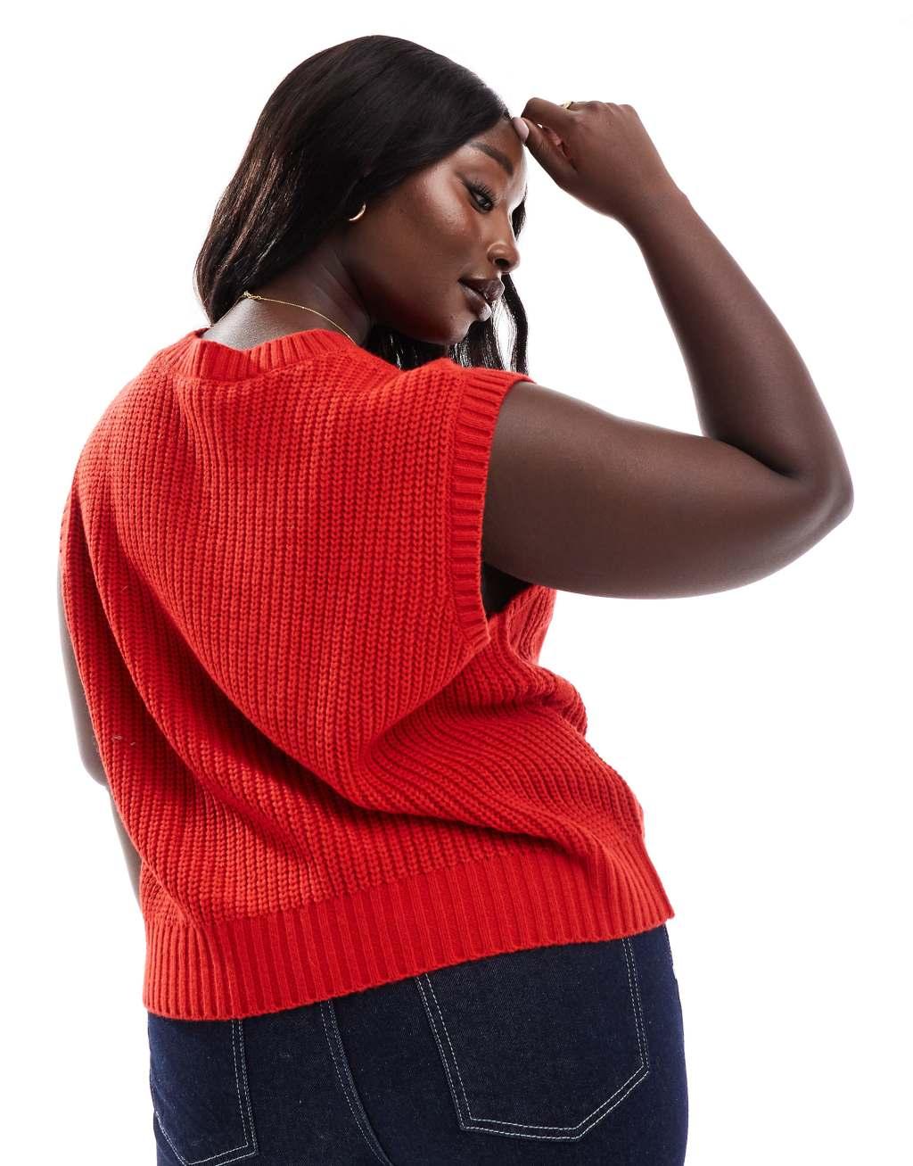 Yours cropped cable knit vest in red Product Image