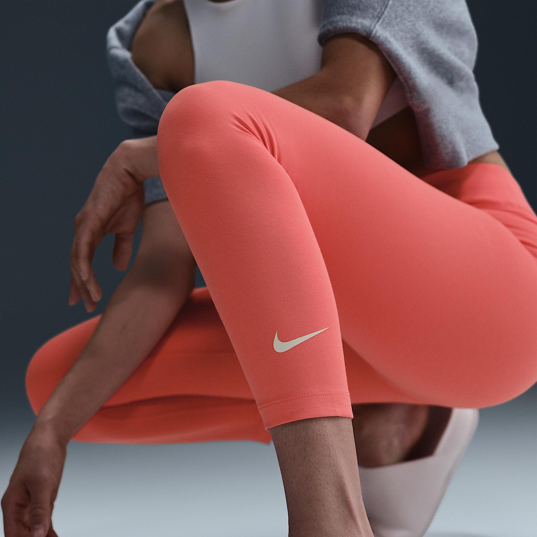 Nike Sportswear Classic Women's High-Waisted 7/8 Leggings Product Image