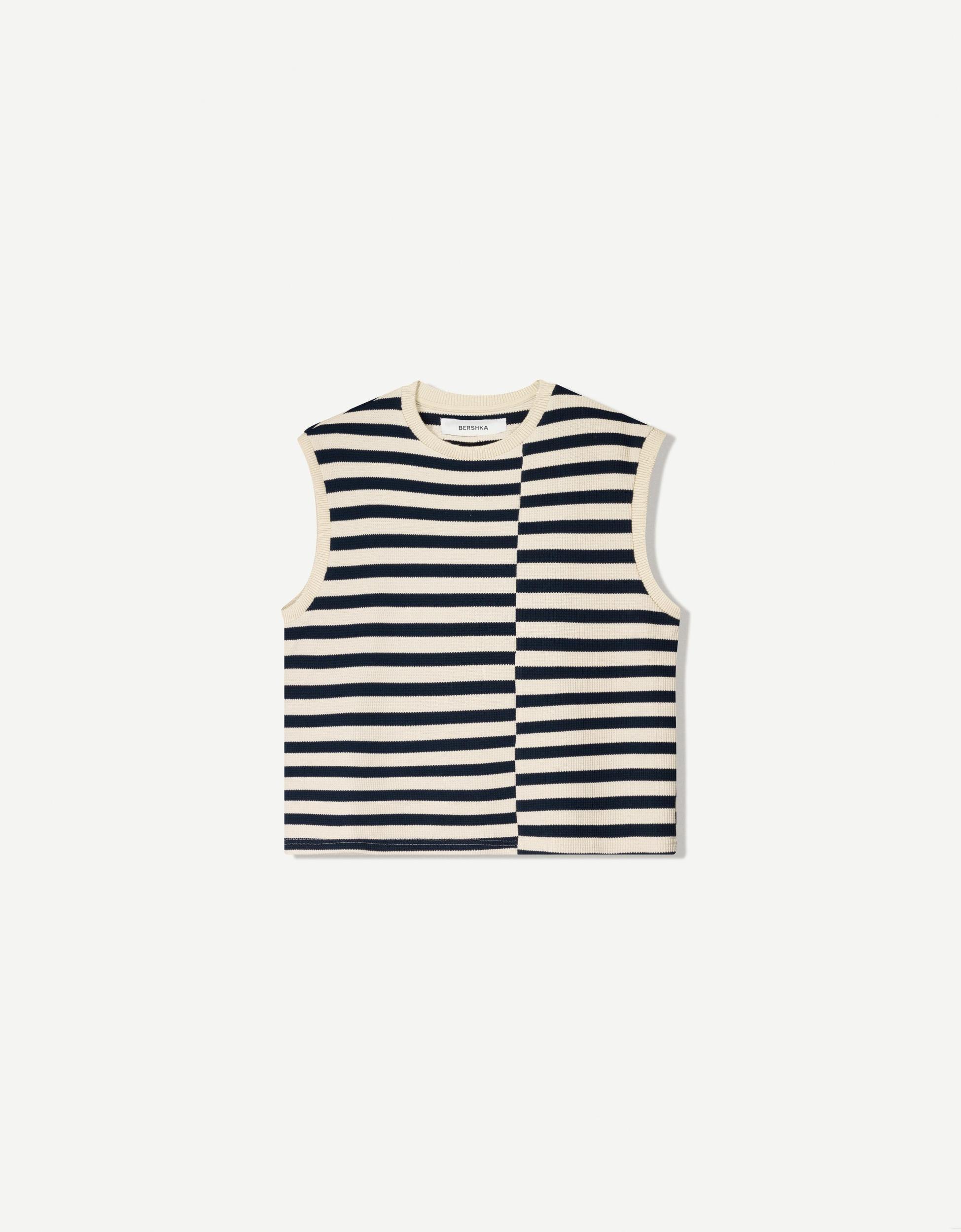 Striped vest Product Image