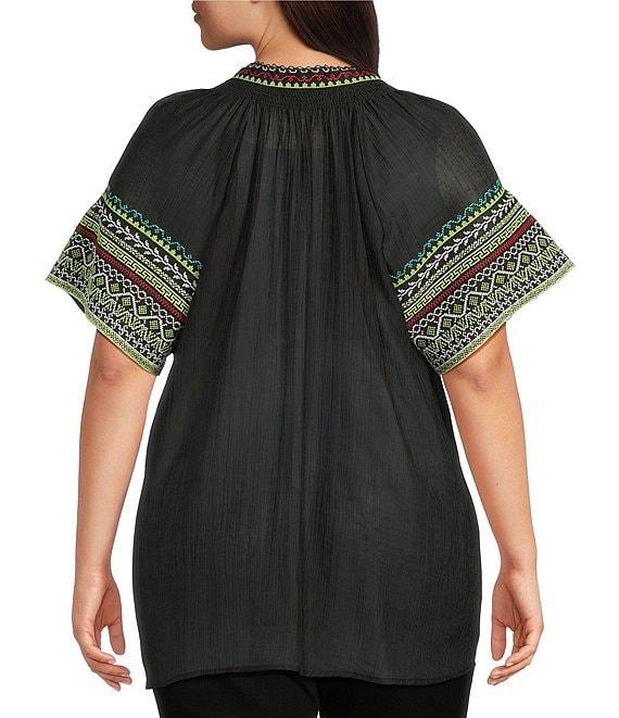 Calessa Plus Size Embroidered Split V-Neck Short Sleeve Tunic Product Image