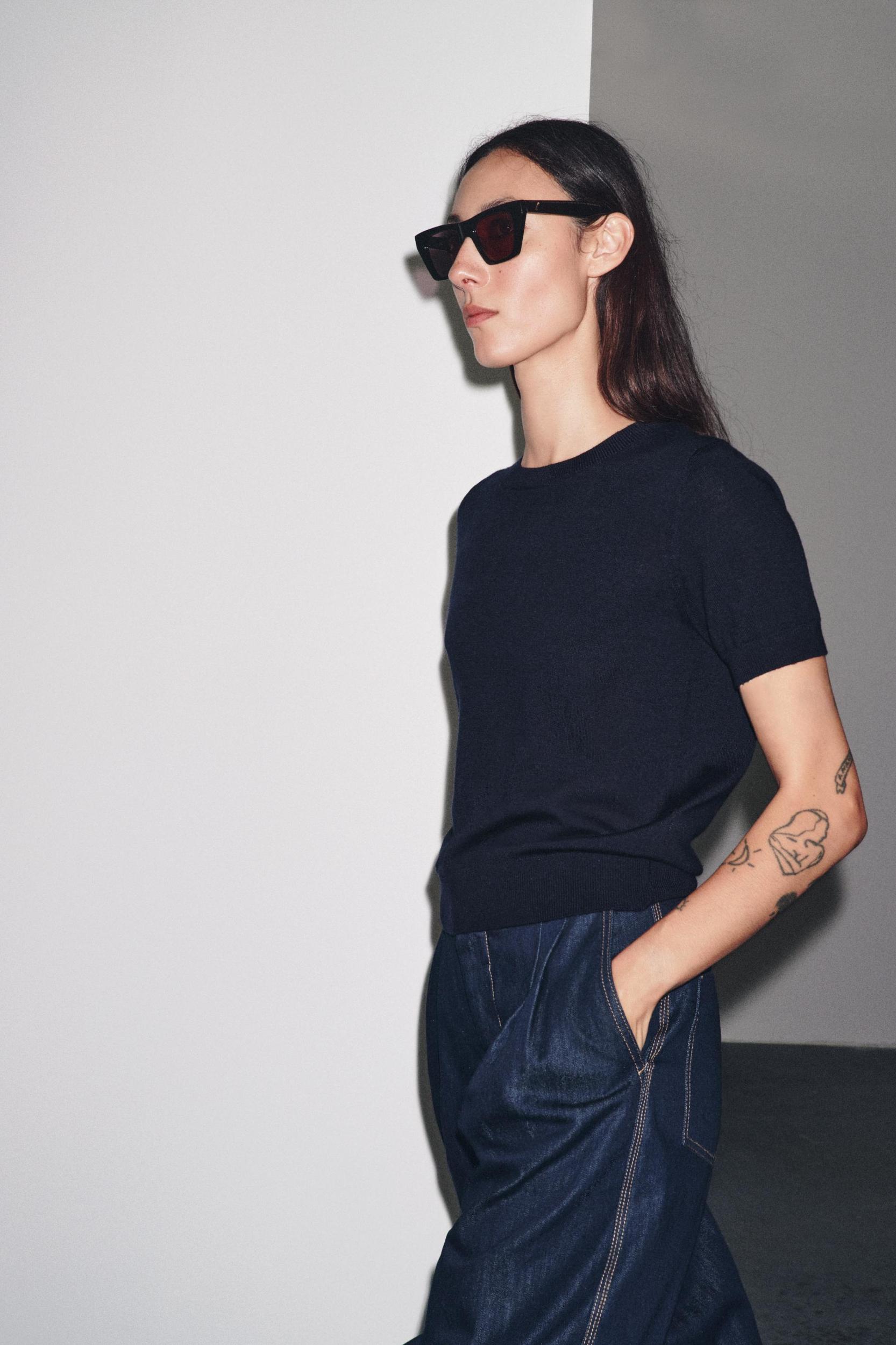 100% WOOL SHORT SLEEVE TOP Product Image