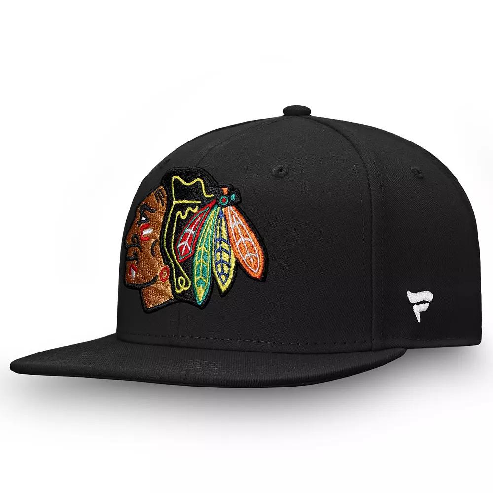 Men's Fanatics Black Chicago Blackhawks Team Core Emblem Snapback Hat Product Image