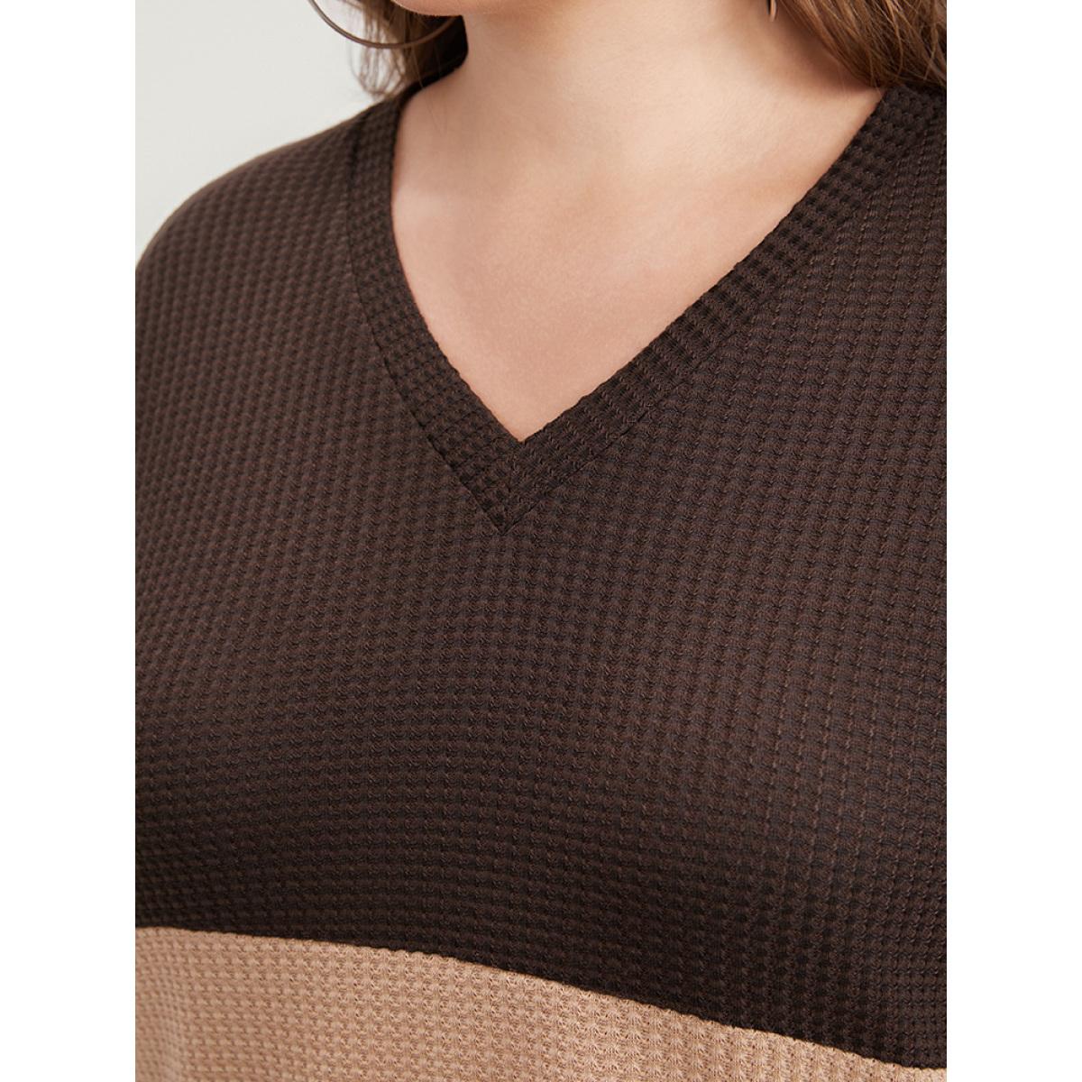 Plus Size Colorblock Contrast V Neck Waffle Knit Long Tee Bronze Women Casual Contrast Plain V-neck Dailywear T-shirts BloomChic 30/6X Product Image