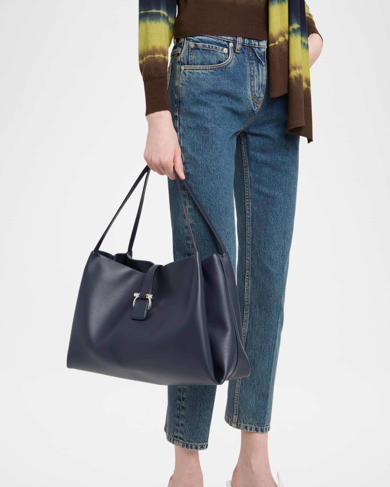 New Line Tote Bag Product Image