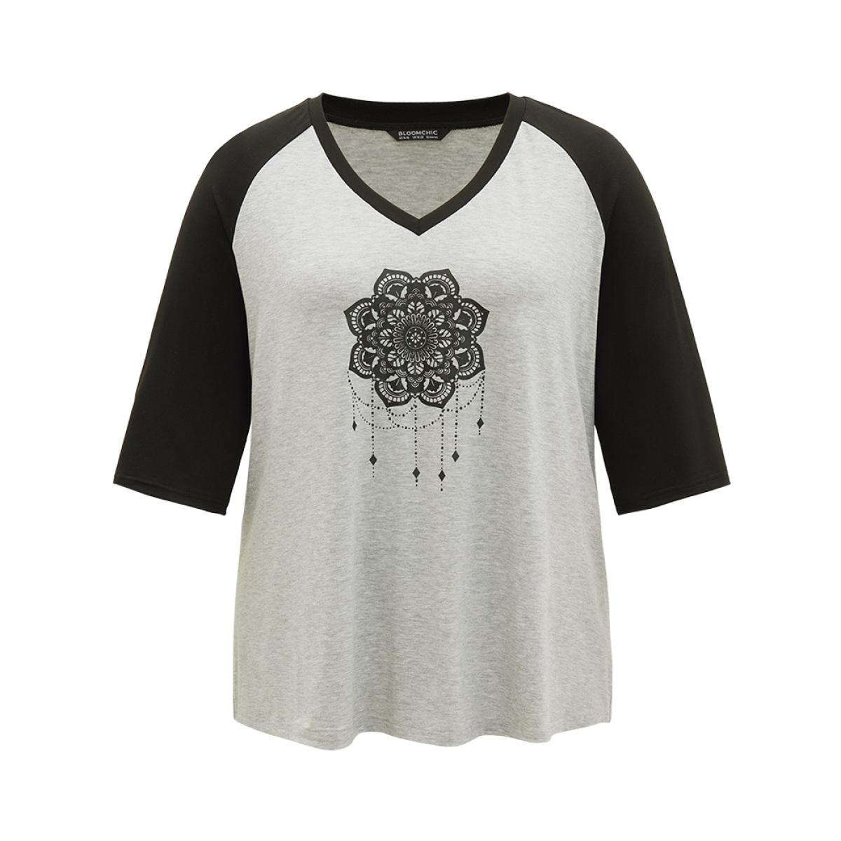 Plus Size Boho Print Contrast V Neck Raglan Sleeve T-shirt DarkGray Women Casual Printed Bohemian Print Dailywear T-shirts BloomChic 28/5X Product Image