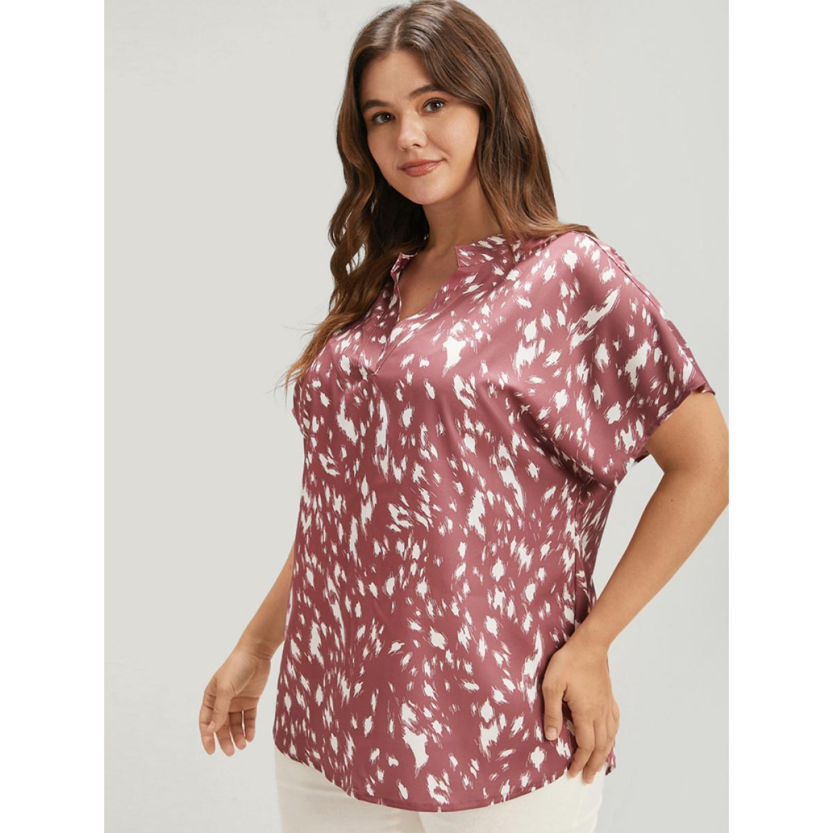 Plus Size DustyPink Leopard Arc Hem Dolman Sleeve V Neck Blouse Women Elegant Short sleeve V-neck Dailywear Blouses BloomChic 10/M Product Image