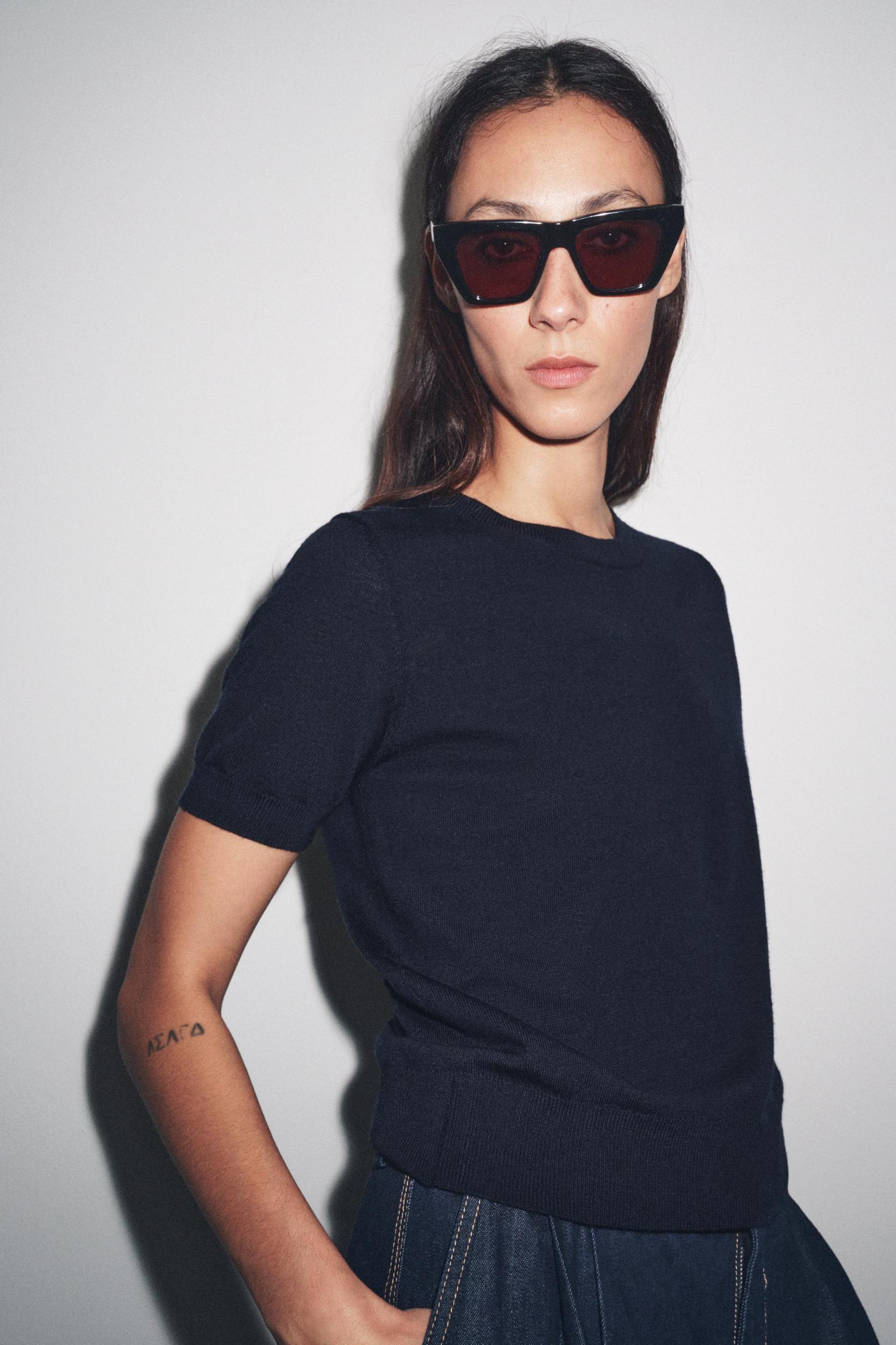 100% WOOL SHORT SLEEVE TOP Product Image