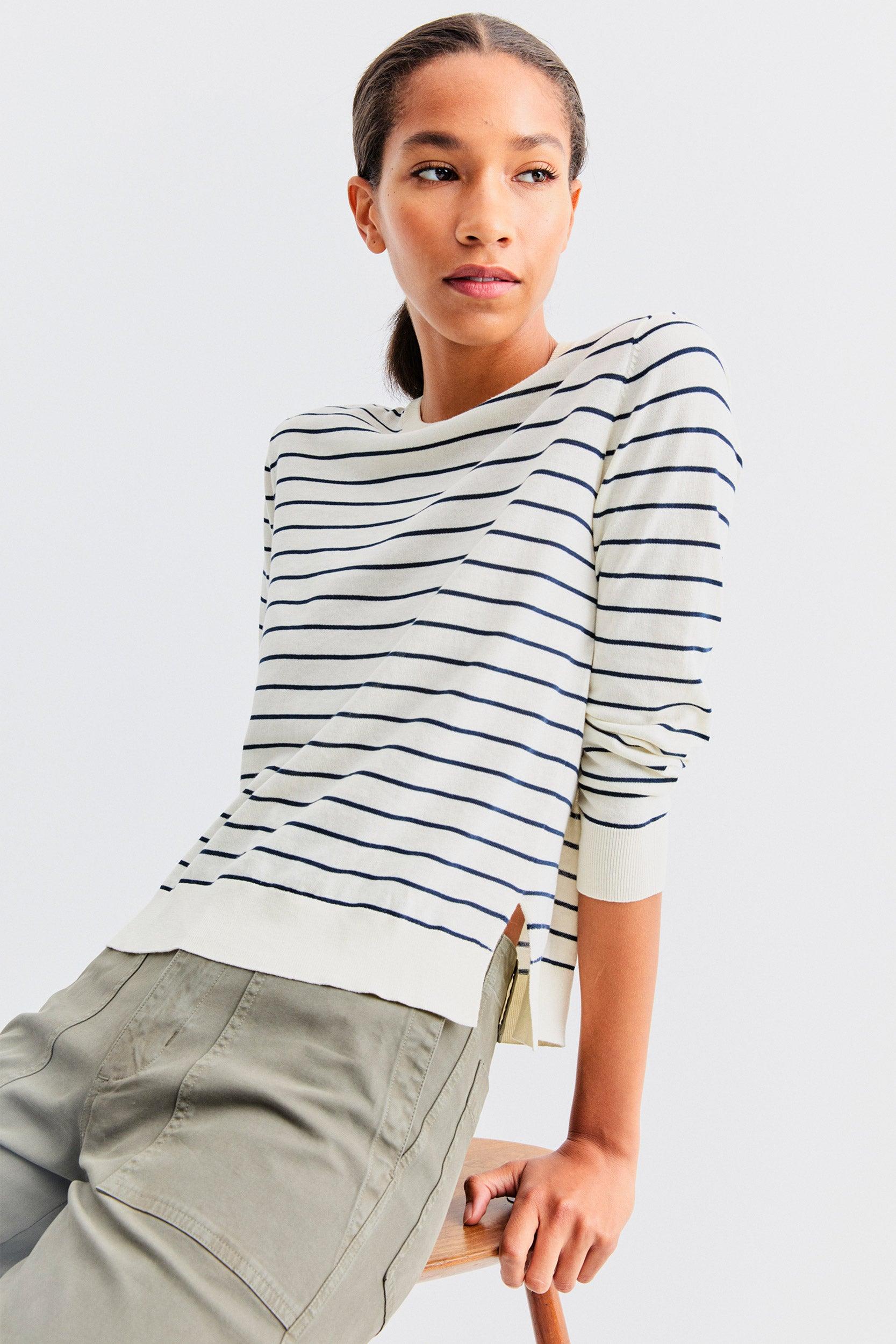 The Larsen - Cream/Navy Female Product Image