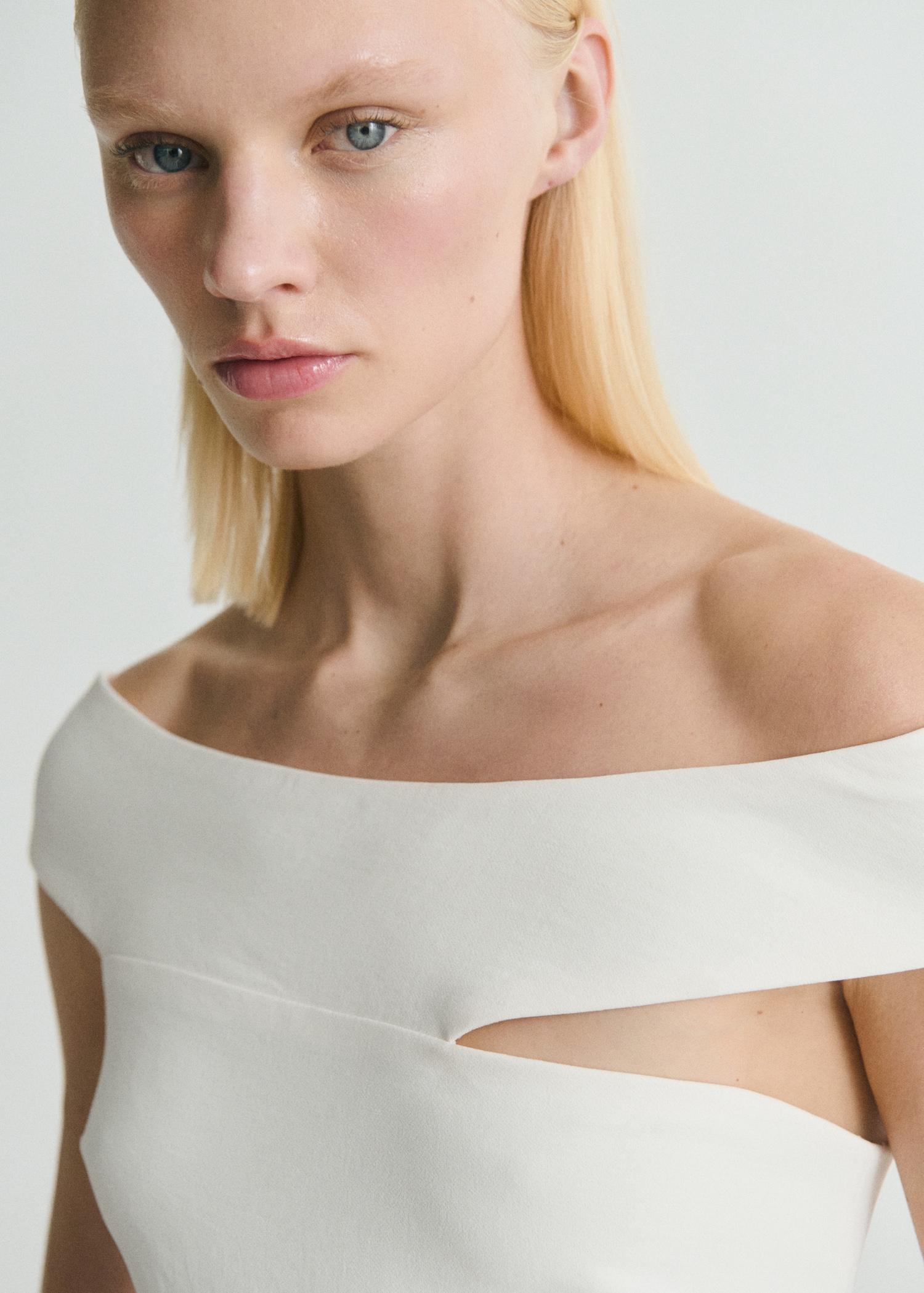 Long jumpsuit with asymmetrical neck - Women | MANGO USA Product Image