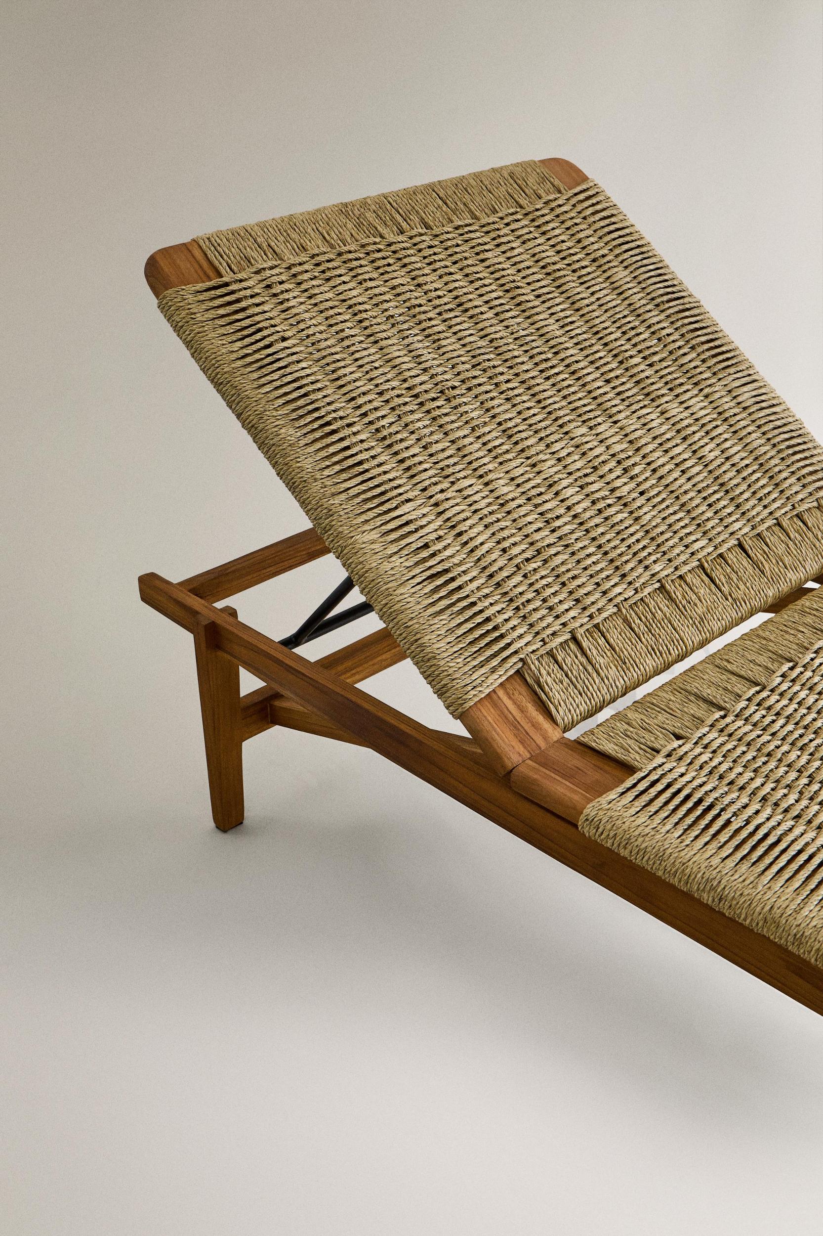 TEAK OUTDOOR LOUNGER Product Image