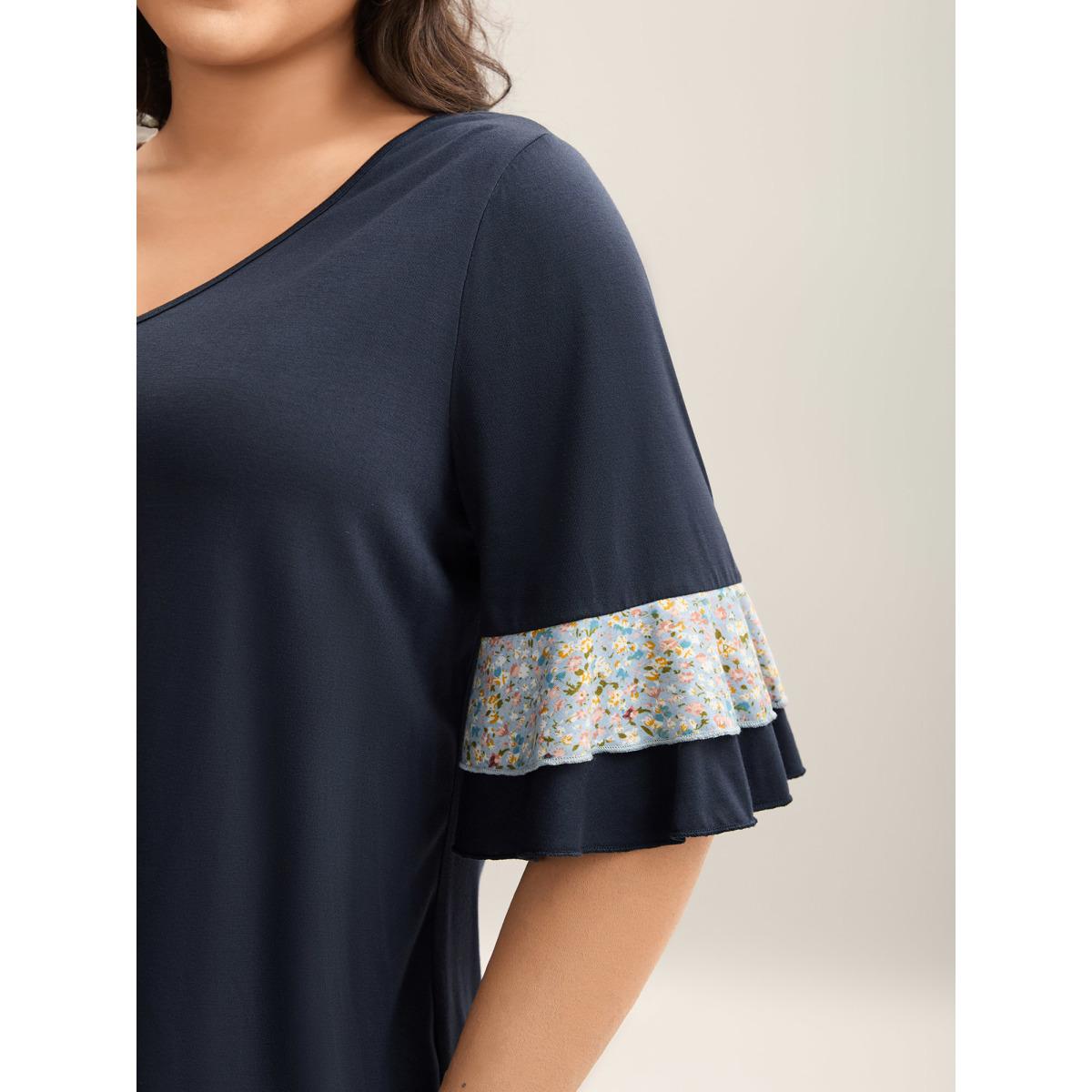 Plus Size Sleeve Spliced V-Neck Fitted T-Shirt Indigo Women Leisure Contrast V-neck Casual T-shirts BloomChic 10/M Product Image