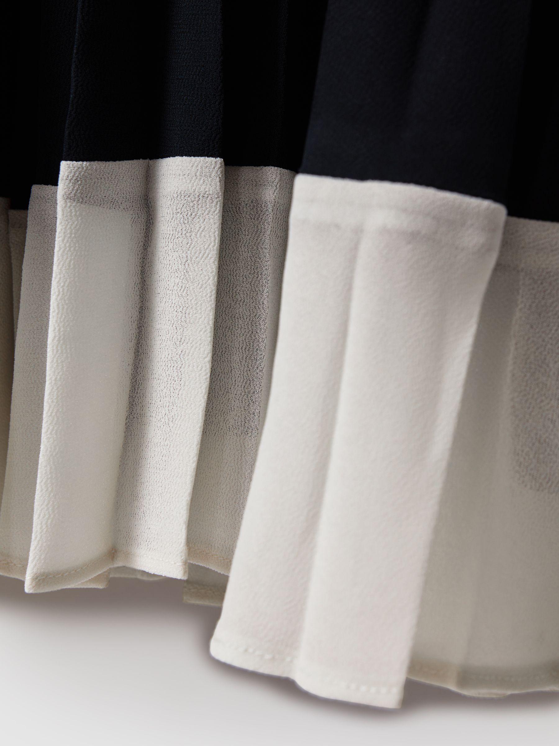 Petite Palazzo Jeans in Light Blue Product Image