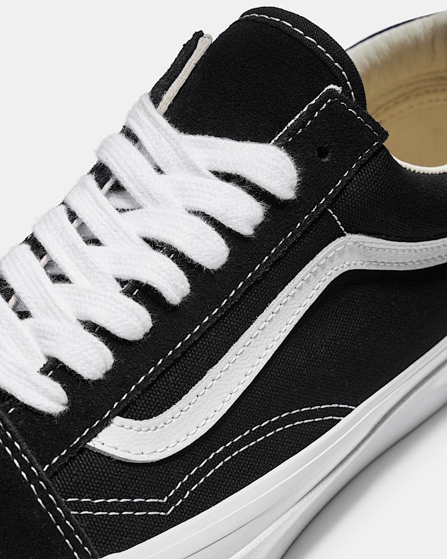 Premium Old Skool Shoe in Black / White| Vans US Product Image